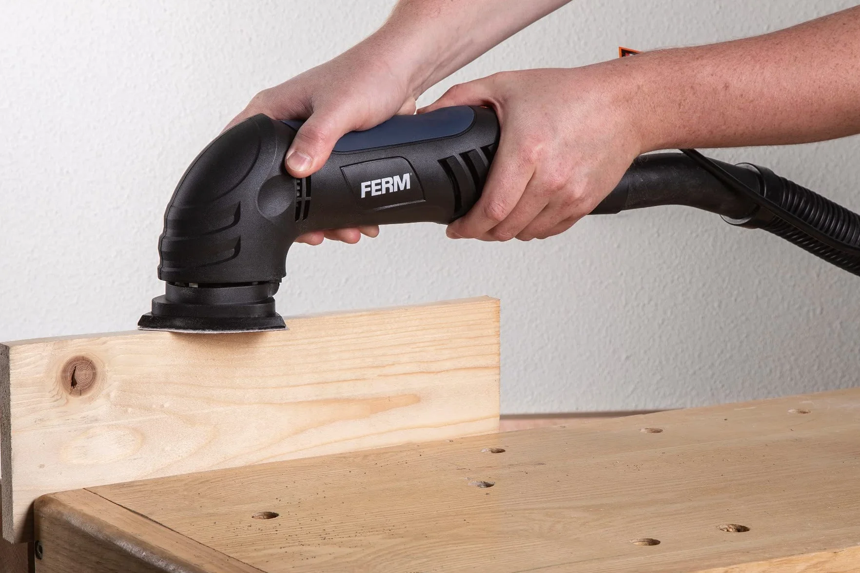 FERM Szlifierka delta 280 W z zestawem papieru ściernego P80 i adapterem do odsysania pyłu