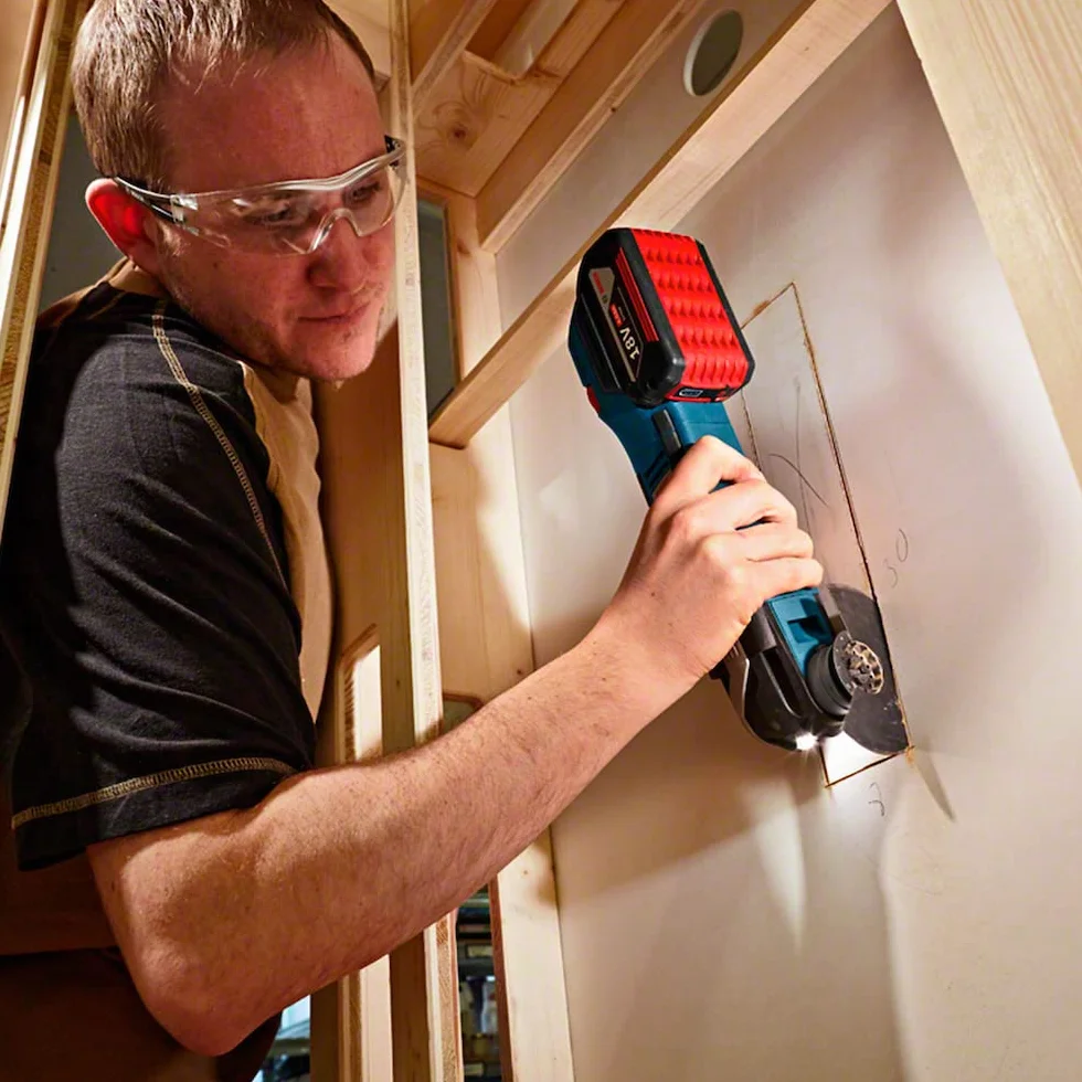 Bosch Professional Multi-Cutter GOP 18V-28 akumulatorowe narzędzie wielofunkcyjne