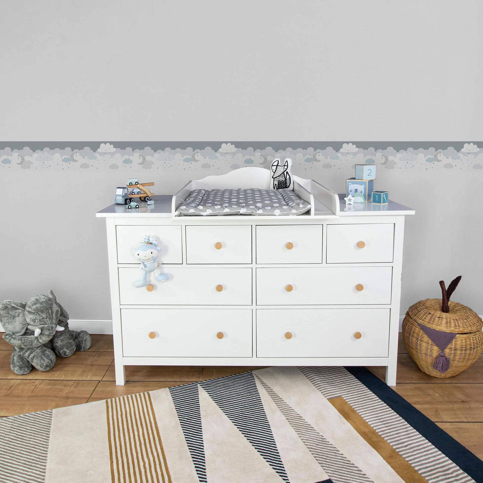 A.S. Création Dreamy Sky selbstklebende Wandbordüre mit Wolken für Baby- und Kinderzimmer, weiß hellgrau hellblau