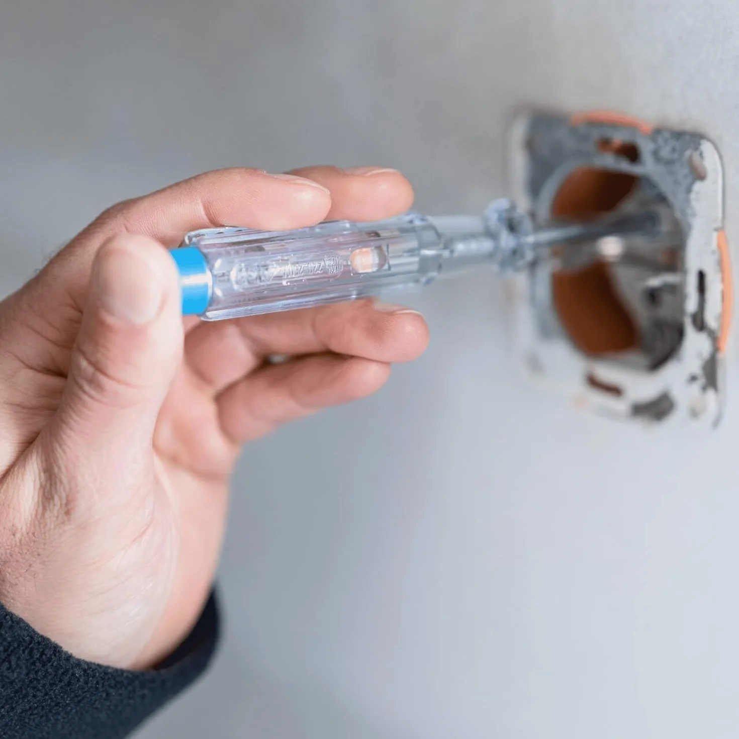 HAZET 839-1 I 220-250 V, tester prądu z wkrętakiem płaskim do gniazd wtykowych, gniazd budowlanych i zacisków lustrzanych, szerokość między płaskownikami 0,5 x 2,8 mm