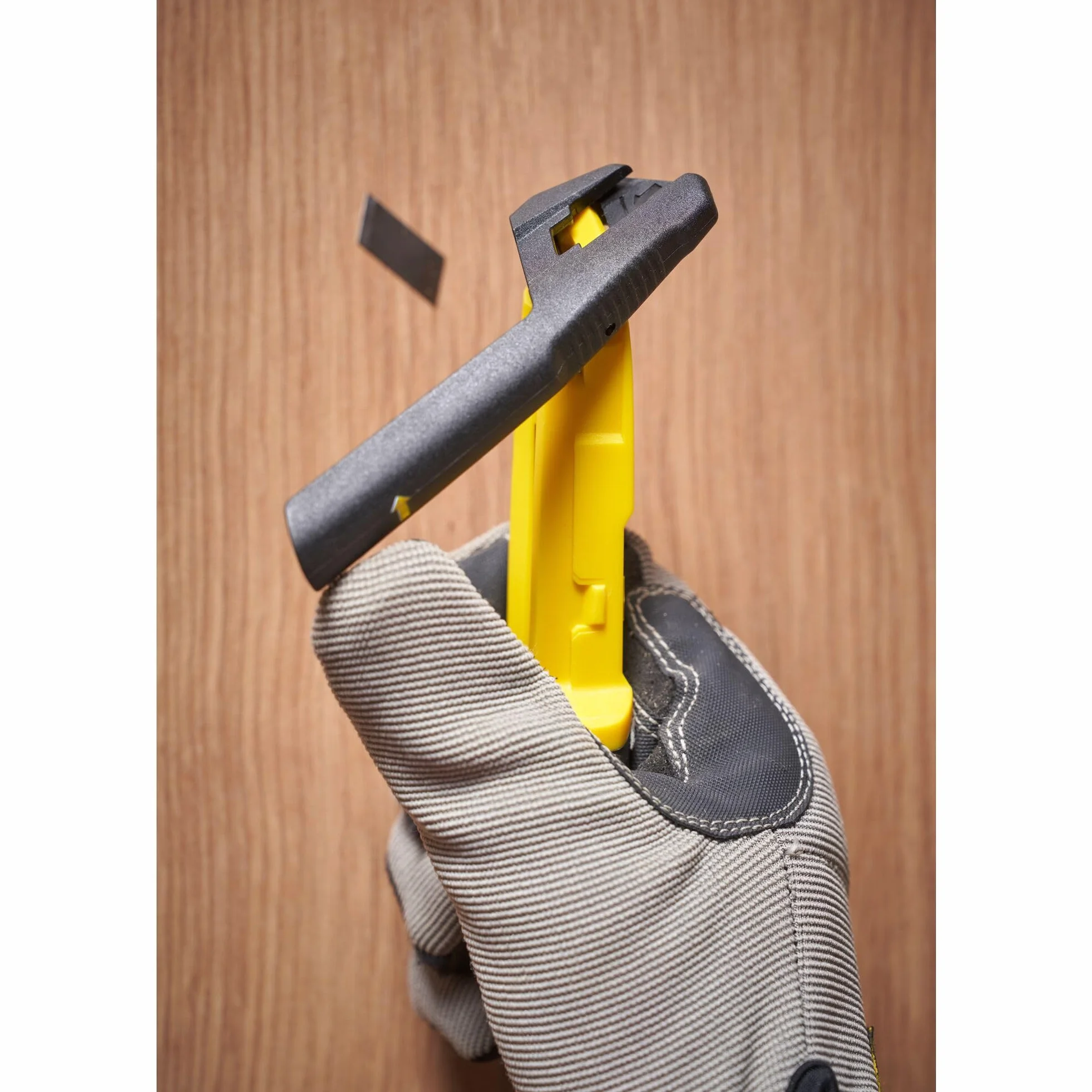 STANLEY Nóż do cięcia 18 mm STHT10500-0