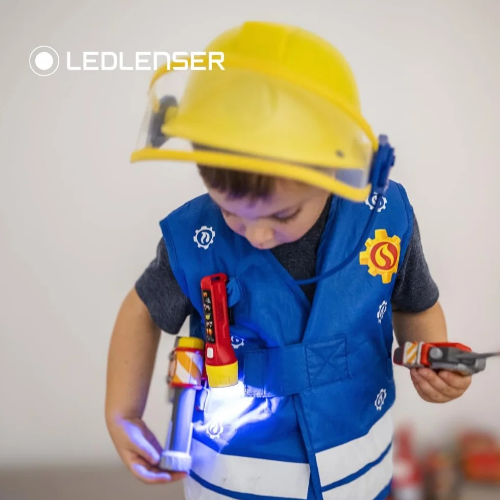 Ledlenser KidBEAM4 latarka dziecięca strażak 4 kolory LED zasilanie AAA 72 g z klipsem do kieszeni automatyczne wyłączanie