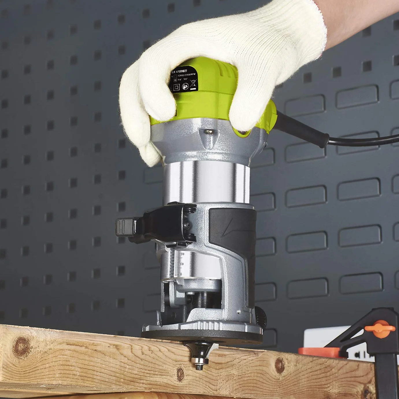 DEWINNER Elektryczna wkrętarka do drewna 710 W, 13000-33000 obr./min, 6 zmiennych prędkości, 3 zaciski 1/4" 6 mm i 8 mm