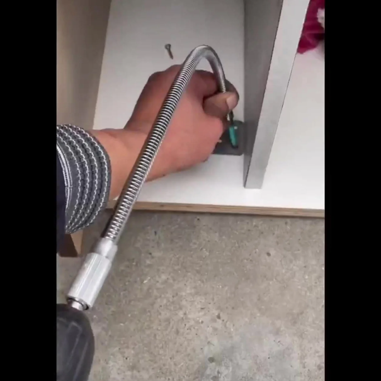 Metalowy przedłużacz śrubokręta z elastycznym trzpieniem 300° 1/4"