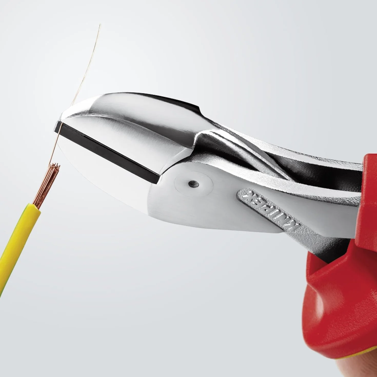 KNIPEX X-Cut Kompaktowe szczypce tnące boczne z wysokim przełożeniem dźwigni chromowany izolowane VDE 73 06 160