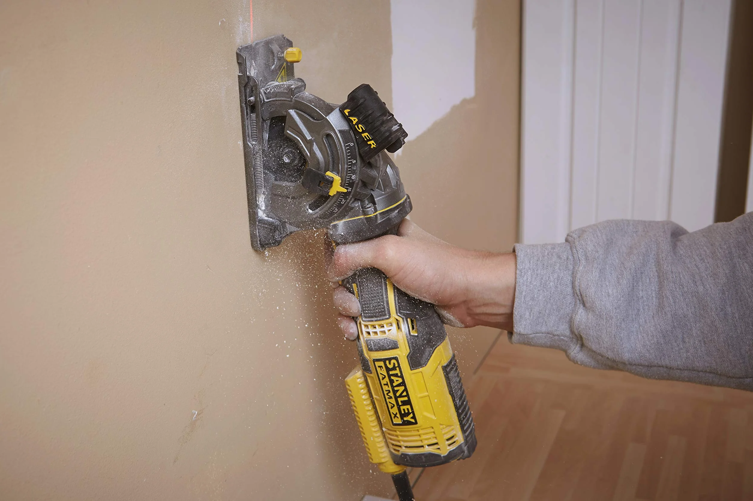 Stanley FatMax FME380K kompaktowa ręczna pilarka tarczowa 650 W, metalowa przekładnia, laser, ogranicznik równoległy, zestaw z walizką