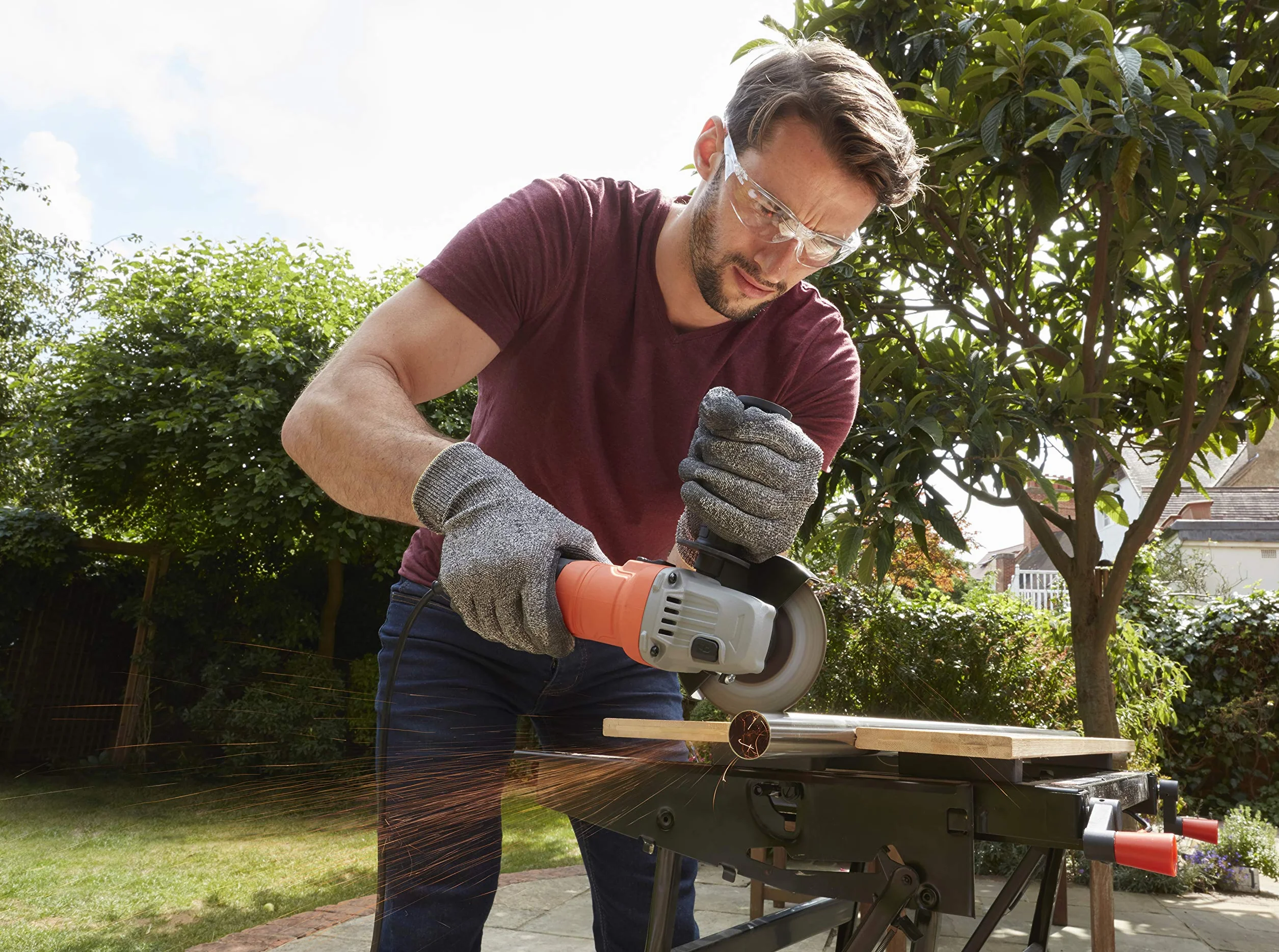 Black+Decker Szlifierka kątowa 710 W 115 mm BEG010