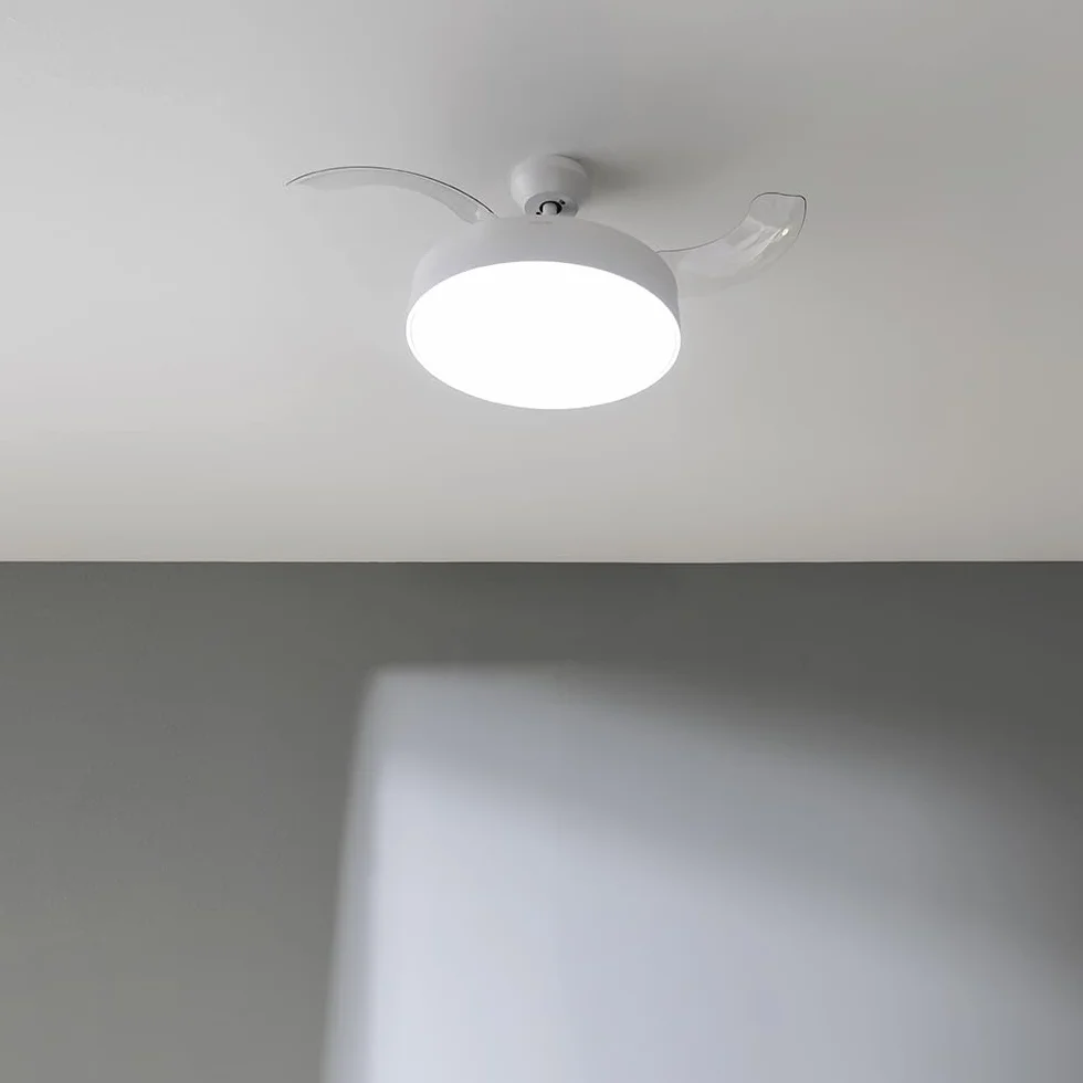 Cecotec EnergySilence Aero 4280 wentylator sufitowy z wysuwanymi skrzydłami i lampą, niewidzialny, biały, 40 W, średnica 106 cm, timer, 3 odcienie światła, funkcja lata/zima