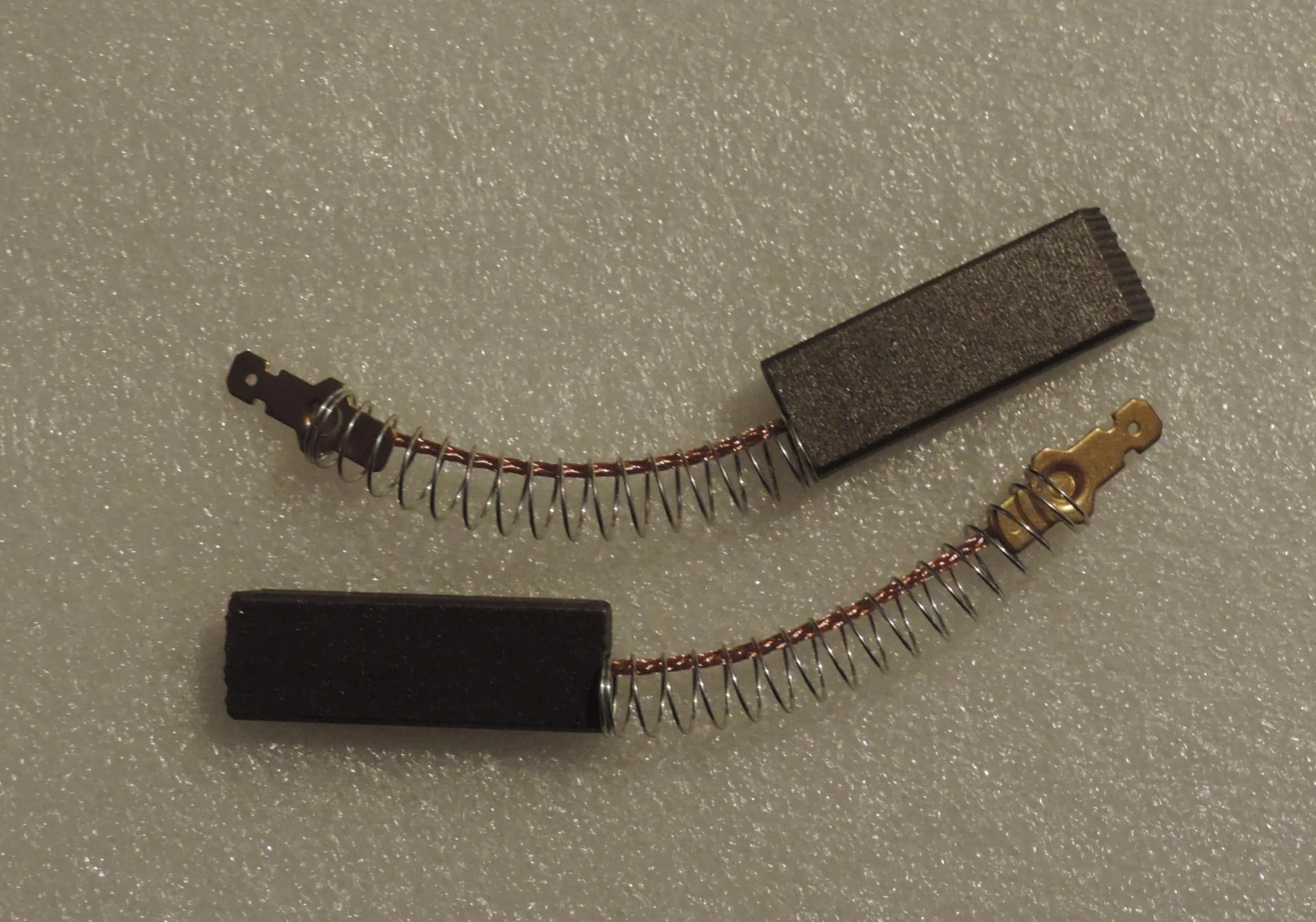 Para szczotek węglowych silnika 39-39 l szczotki węglowe do pralek i suszarek Zestaw Siemens, Constructa i Neff(5 x 12,5 x 36 mm)