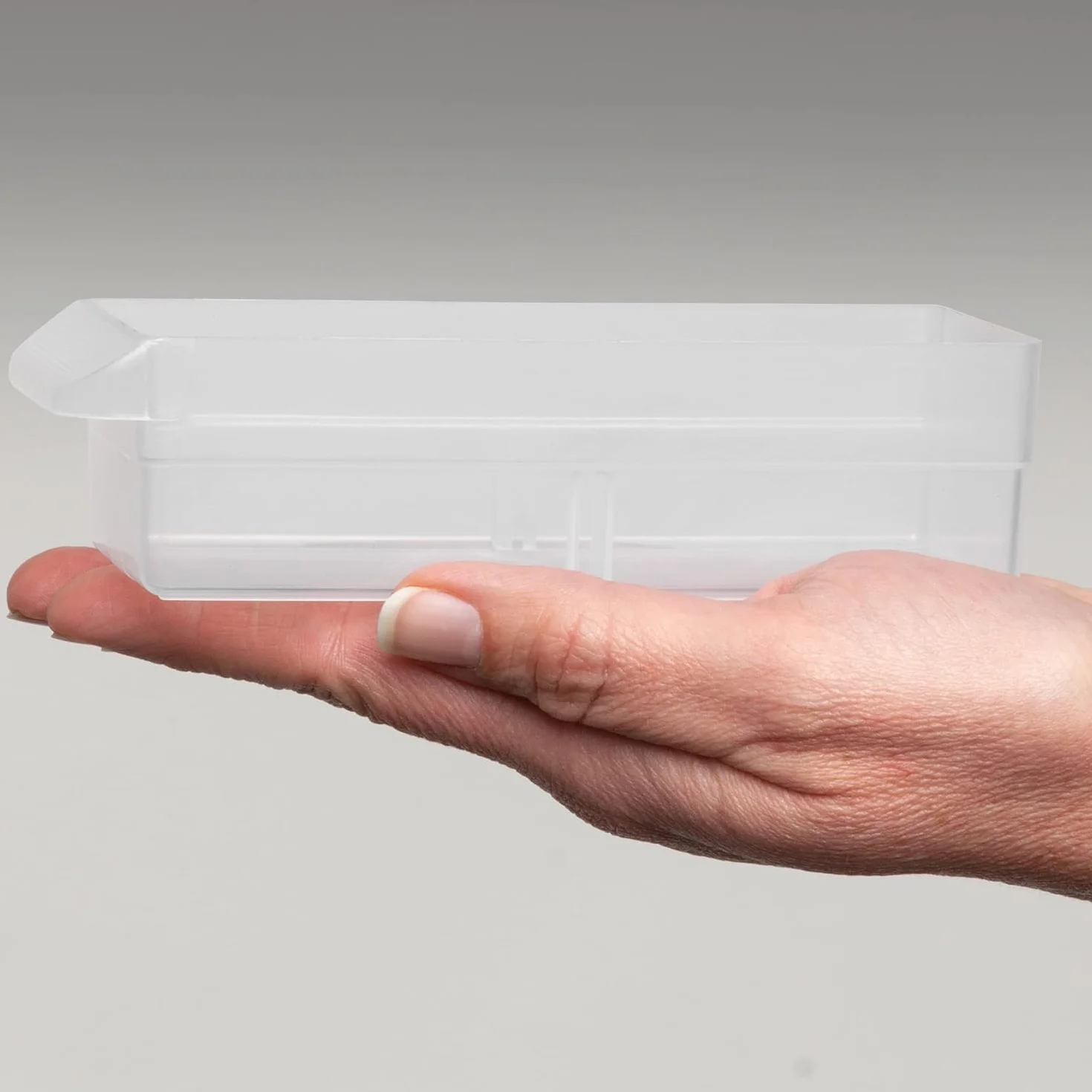 Akro-Mils 10164 Plastikowa szafka z 64 szufladami 50x15x40 cm czerwona