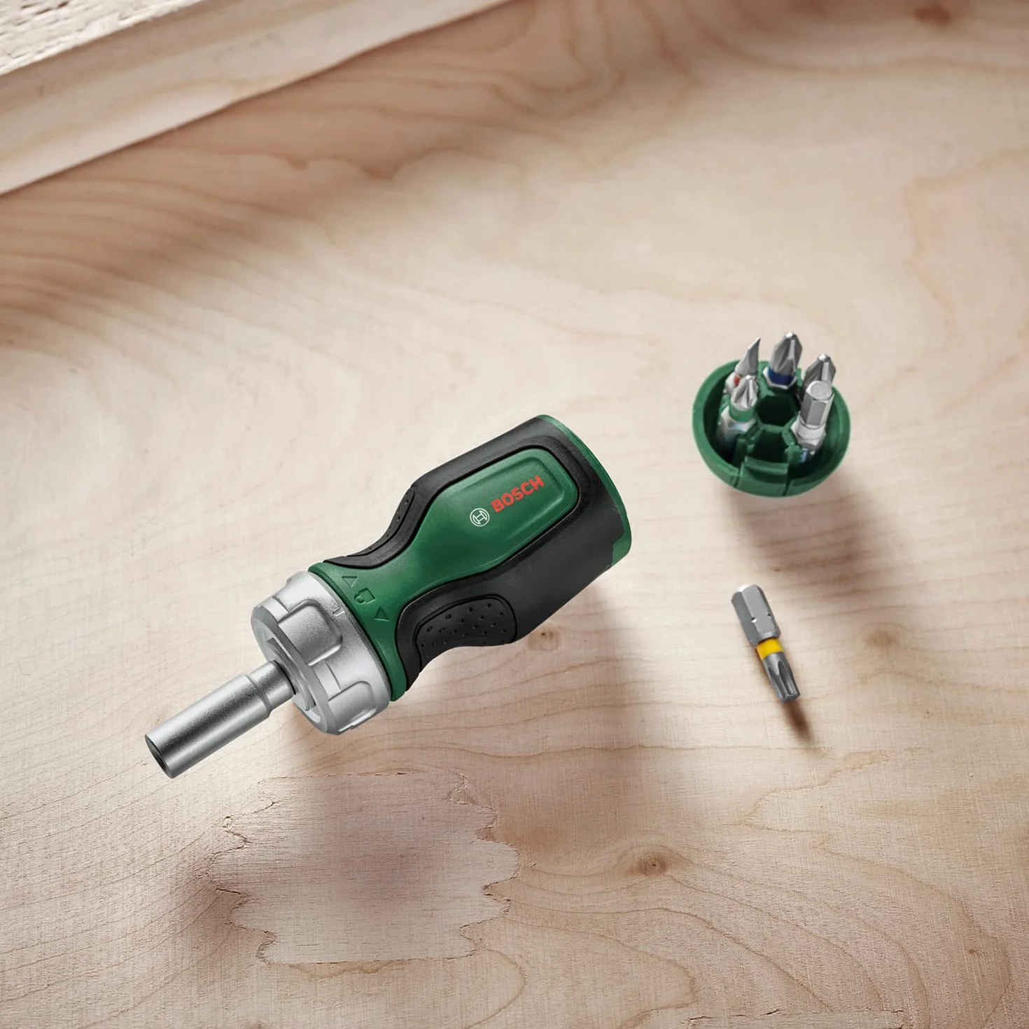 Bosch wkrętak z grzechotką 6 końcówek PZ1/2 PH2 SL4 TX25 HEX5 uchwyt magnetyczny