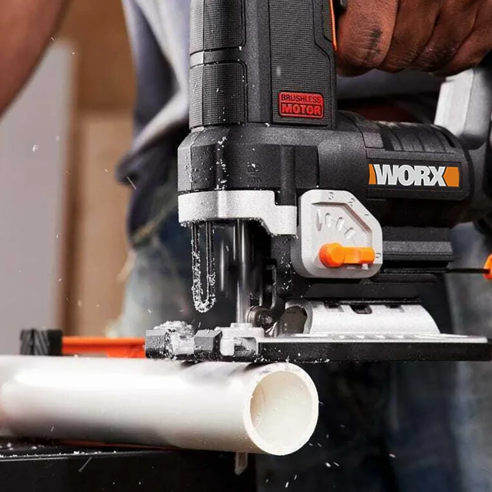 WORX Nitro WX542 akumulatorowa wyrzynarka wahadłowa 20 V silnik bezszczotkowy z adapterem ssącym