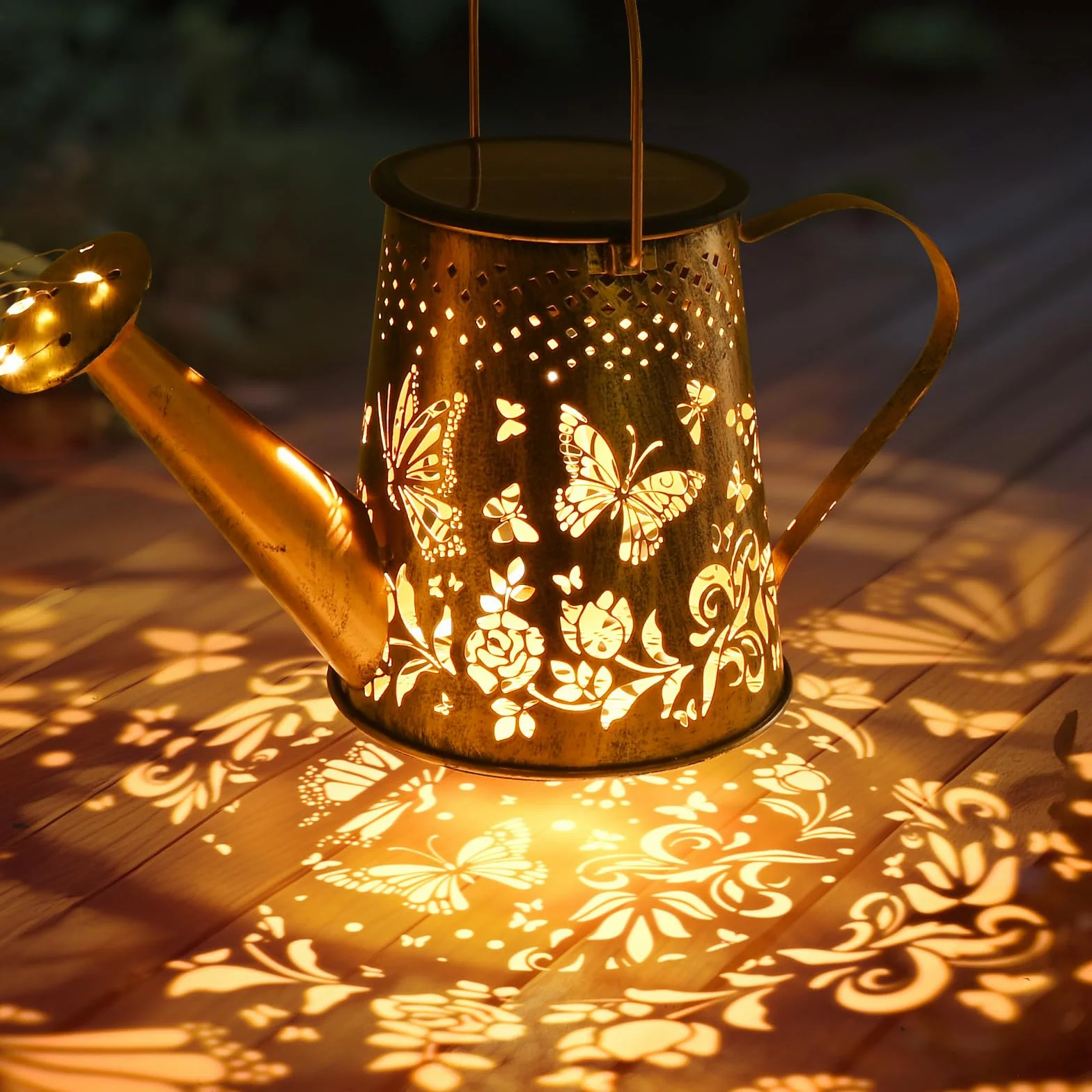 GuKKK Solarna konewka z łańcuchem świetlnym, zewnętrzna lampa solarna LED,IP65,z haczykiem,oświetlenie ogrodowe imitujące podlewanie,do ścieżki ogrodowej na dziedzińcu balkonowym (Motyl)