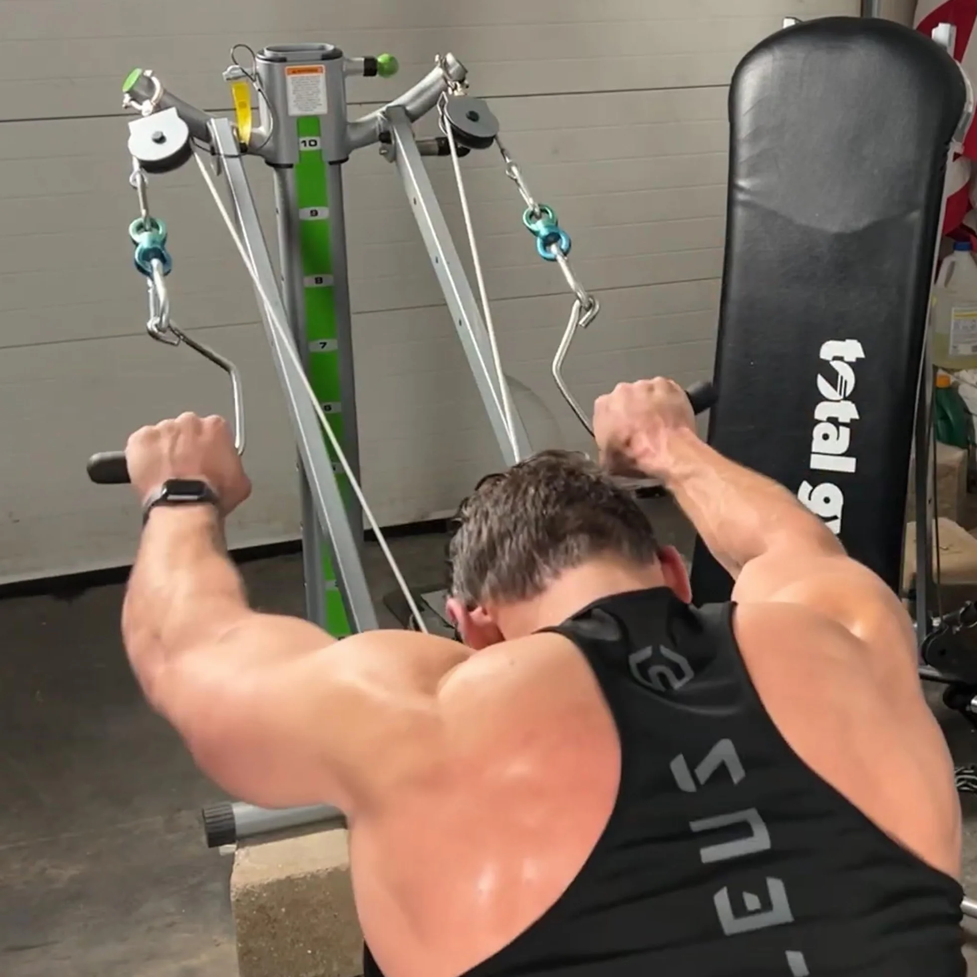 Total Gym APEX G5 Indoor Home Fitness Incline Weight Trainer z 10 poziomami oporu – sprzęt do ćwiczeń mięśni brzucha, nóg, ramion, ramion i pleców