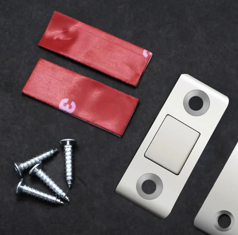 INF Magnesy na drzwi do mebli zatrzaski magnetyczne 2 sztuki srebrne