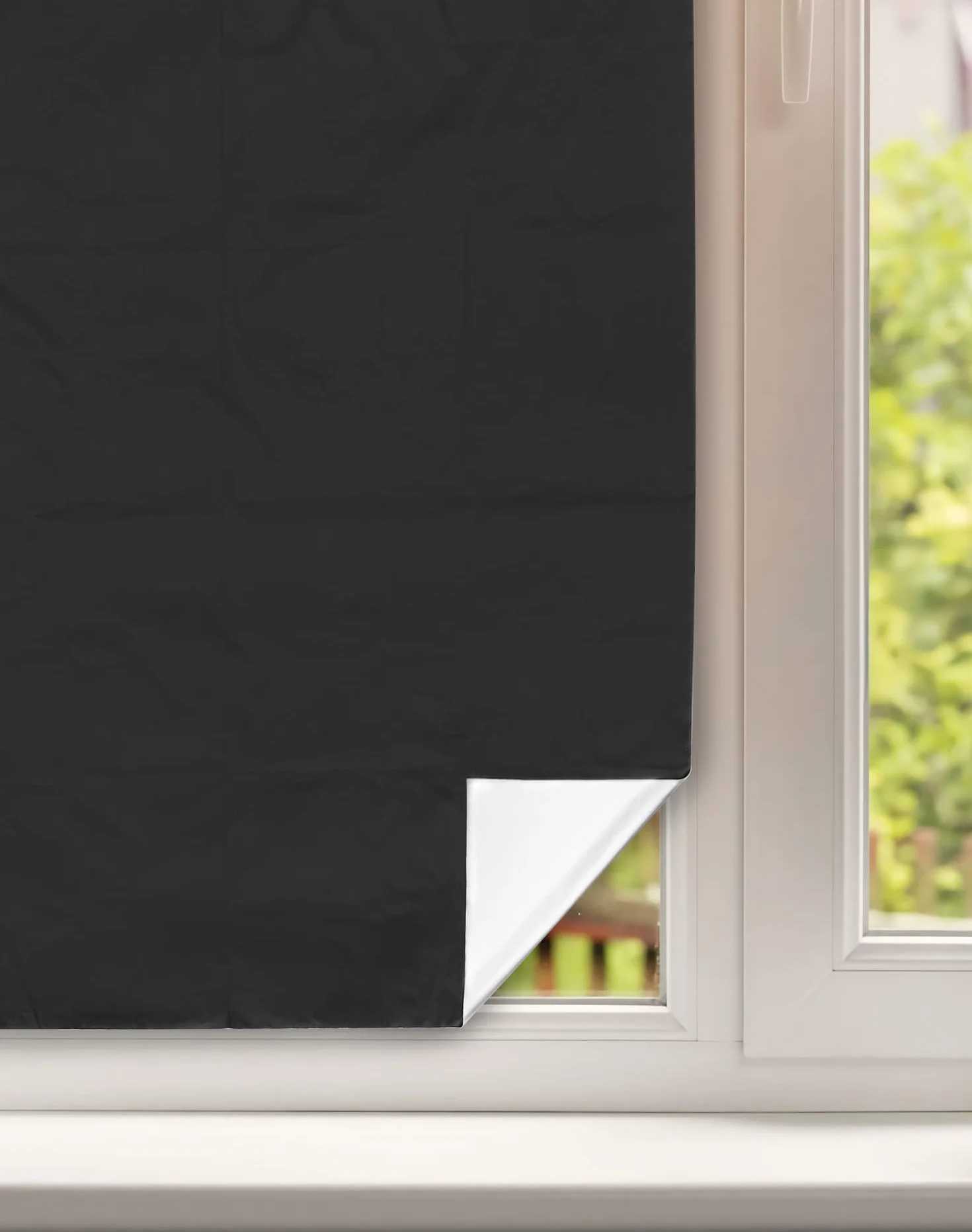 Roleta zaciemniająca QWORK 300x145cm okno dachowe z 45 naklejkami