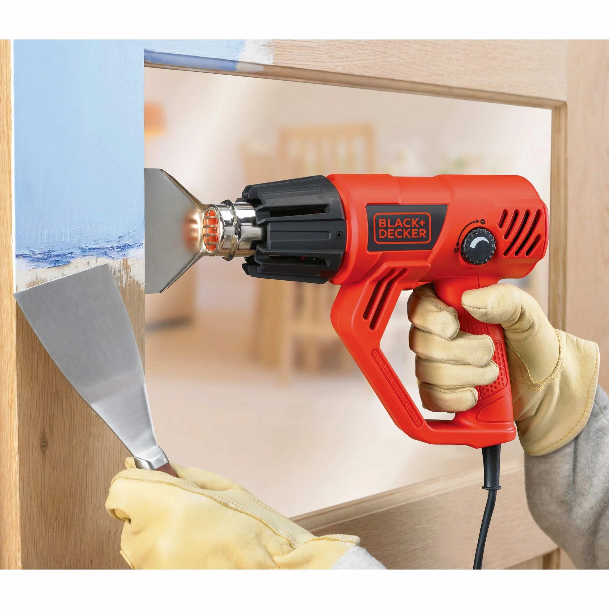 BLACK & DECKER Wytrzymały Decapador térmico 2000W, temperatura 50-450/90-600°C, 5 akcesoriów