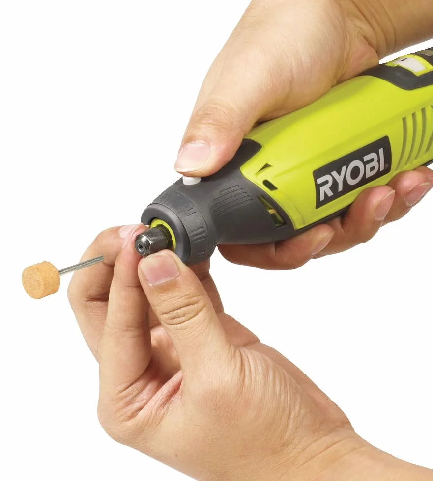 Ryobi EHT150V Mini Szlifierka Sieciowa 150W Tuleja Zaciskowa 3,2 mm Zestaw 115 Akcesoriów Walizka
