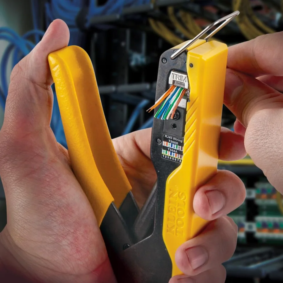 Klein Tools VDV226-005 Kompaktowe narzędzie do zaciskania kabli danych RJ45 Pass-Thru