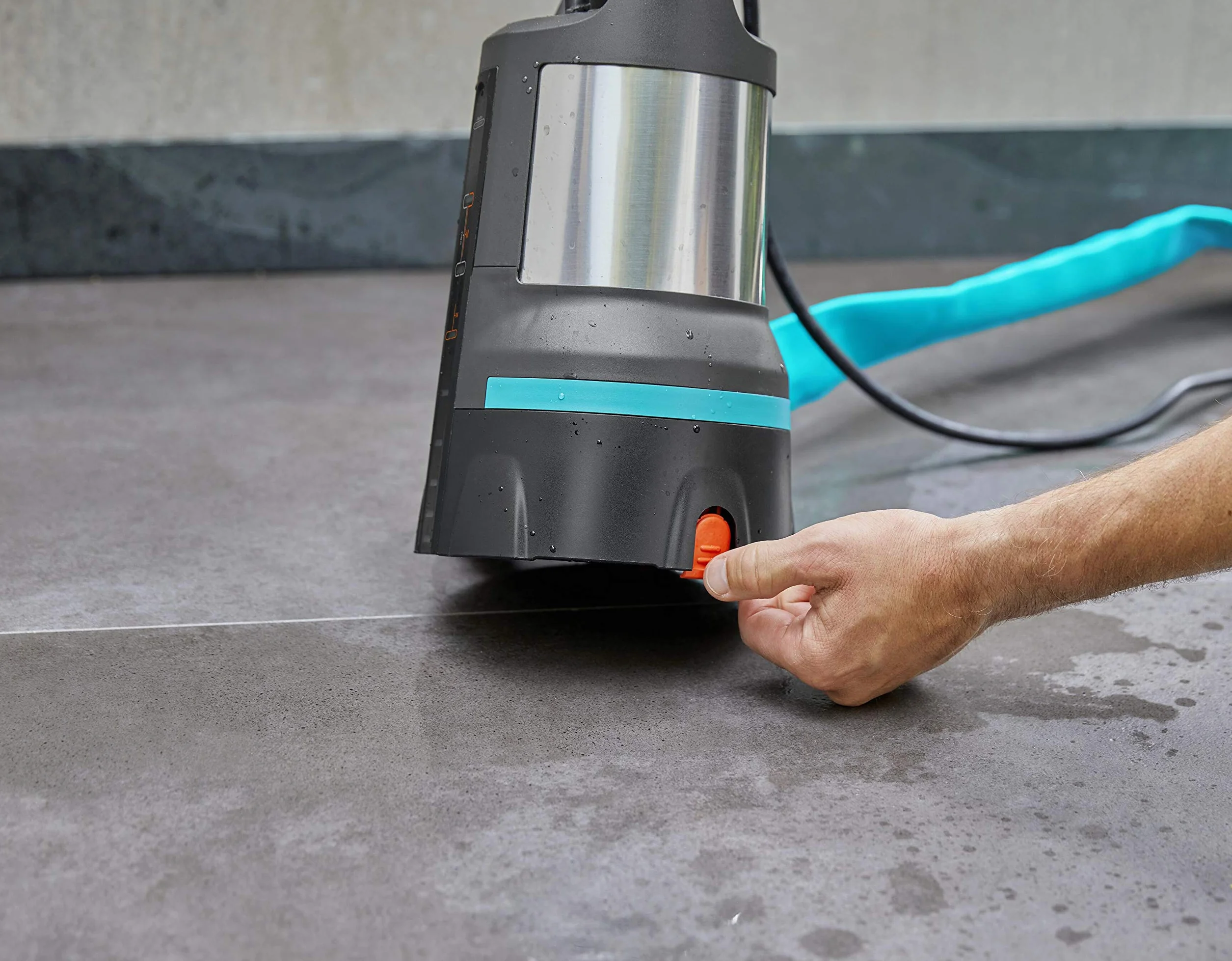 Gardena pompa zanurzeniowa 11000 aquasensor 450 W do czystej wody