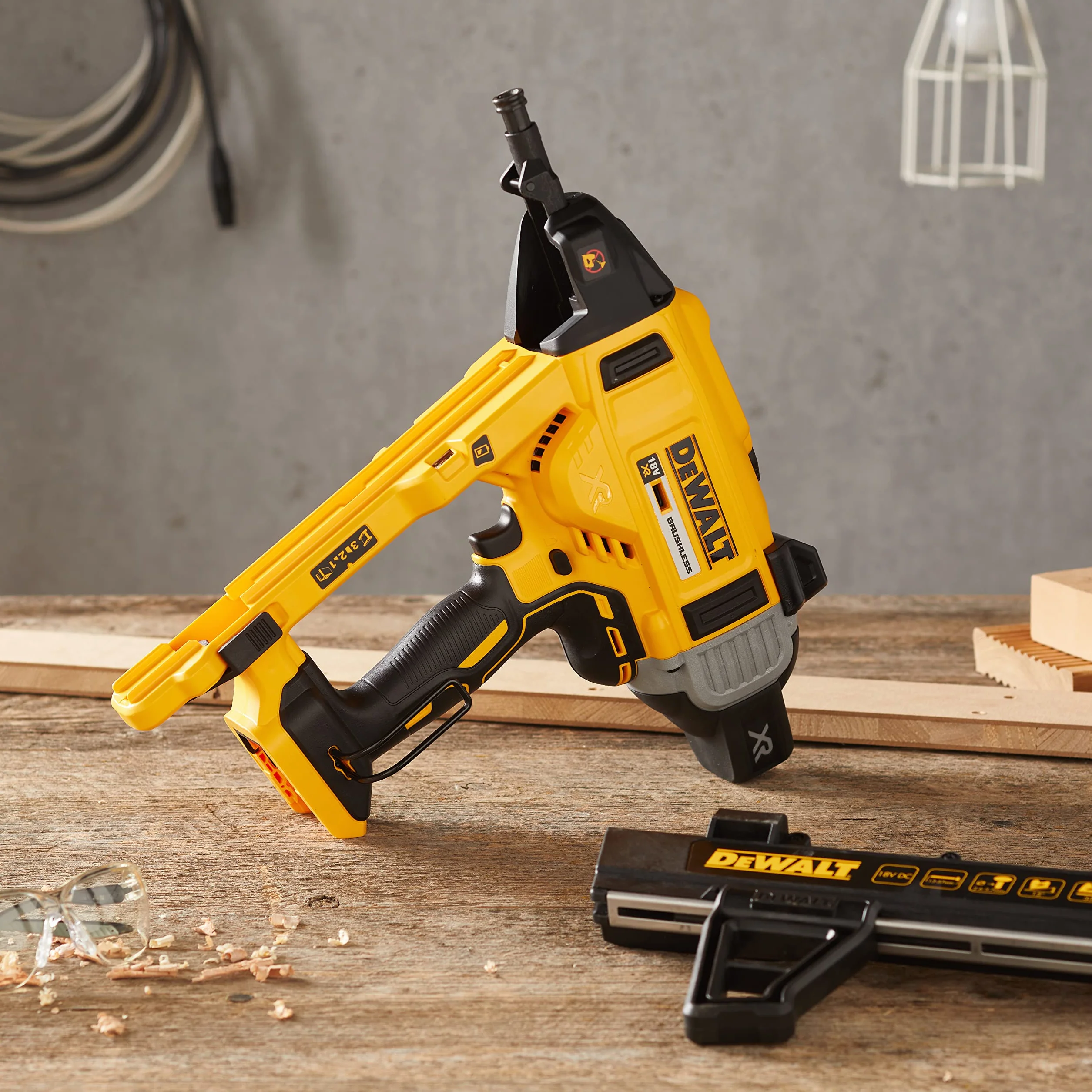 Dewalt Dcn890N-Xj Gwoździarka, Żółty/Czarny, 41 x 12 x 44 cm, 3,5 kg