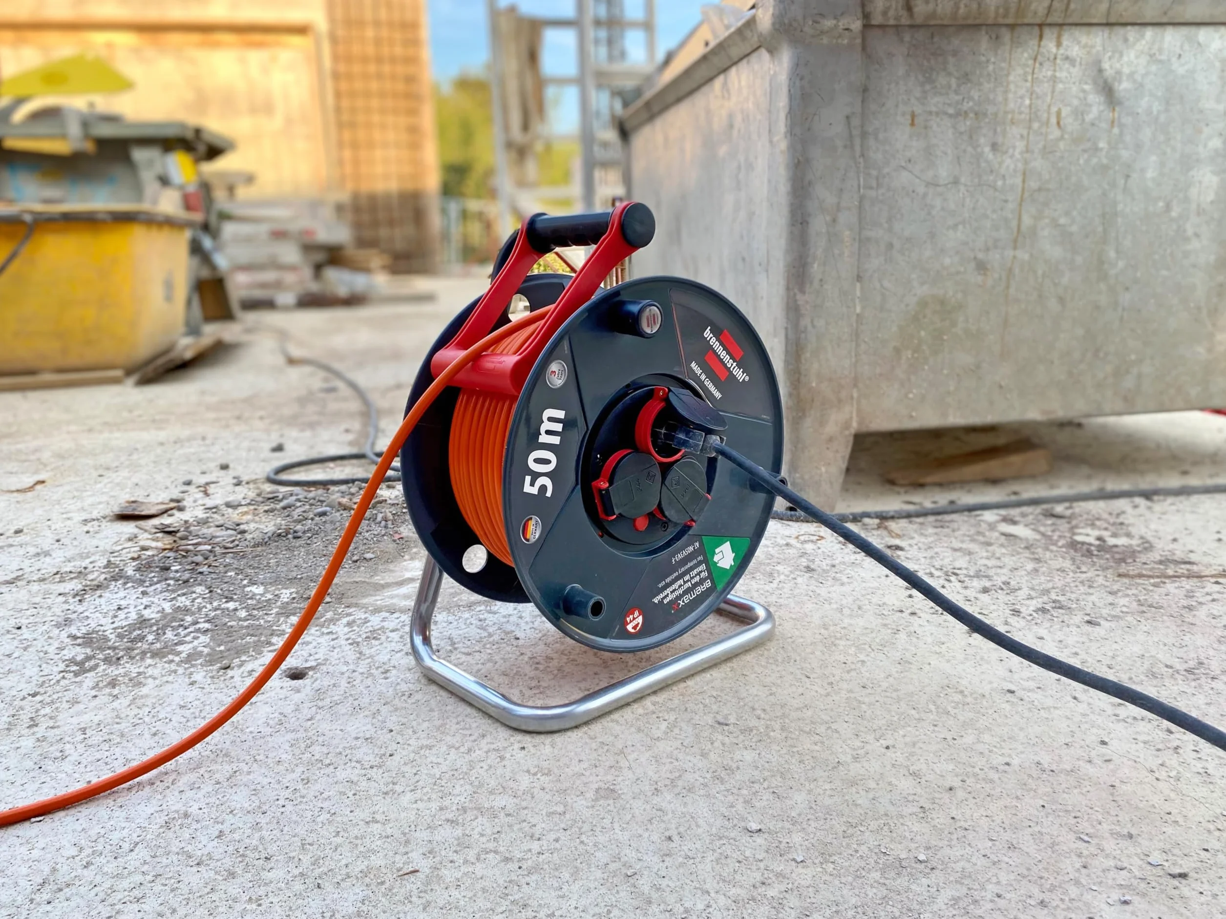 Brennenstuhl Garant V2 bęben kablowy IP44, 50 m, do użytku na zewnątrz (Made in Germany, kabel w kolorze pomarańczowym, krótkotrwałe zastosowanie na zewnątrz)
