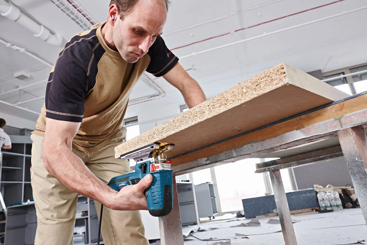 Bosch Professional wyrzynarka GST 160 CE z walizką L-BOXX