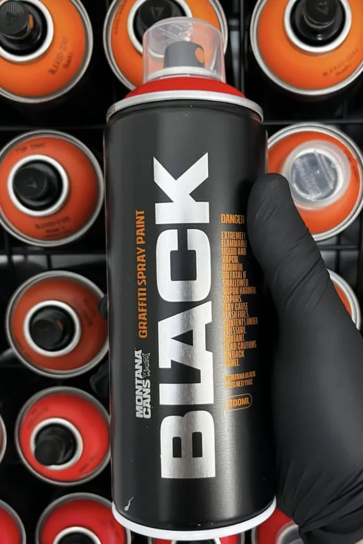 Montana Black Graffiti Paint 400 ml Wysokokryjący Matowy Aerozol 2093 Code Red