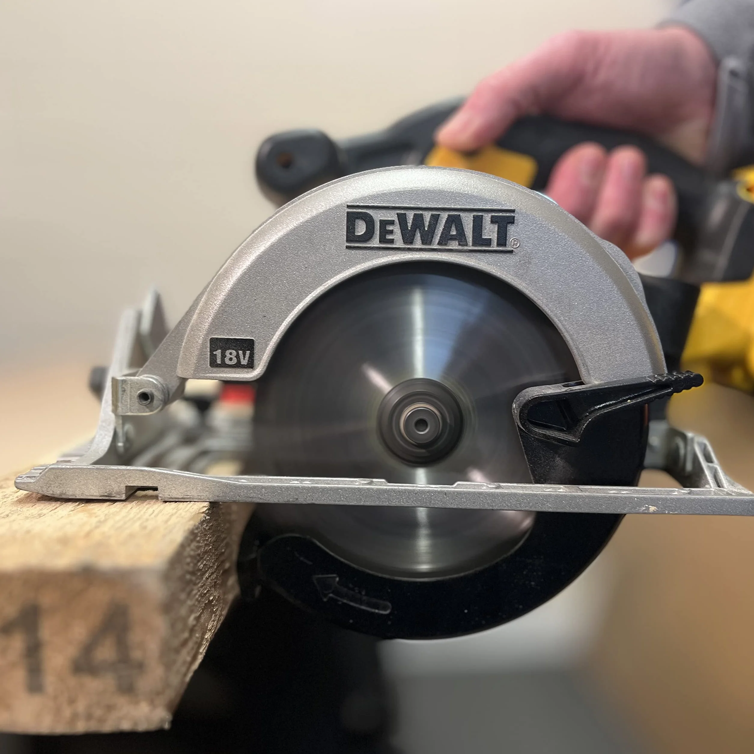Saxton TCT16560T 165mm x 60t TCT cienki bezprzewodowy tarczowy z taśmą z korzeniami kompatybilny z Dewalt Makita