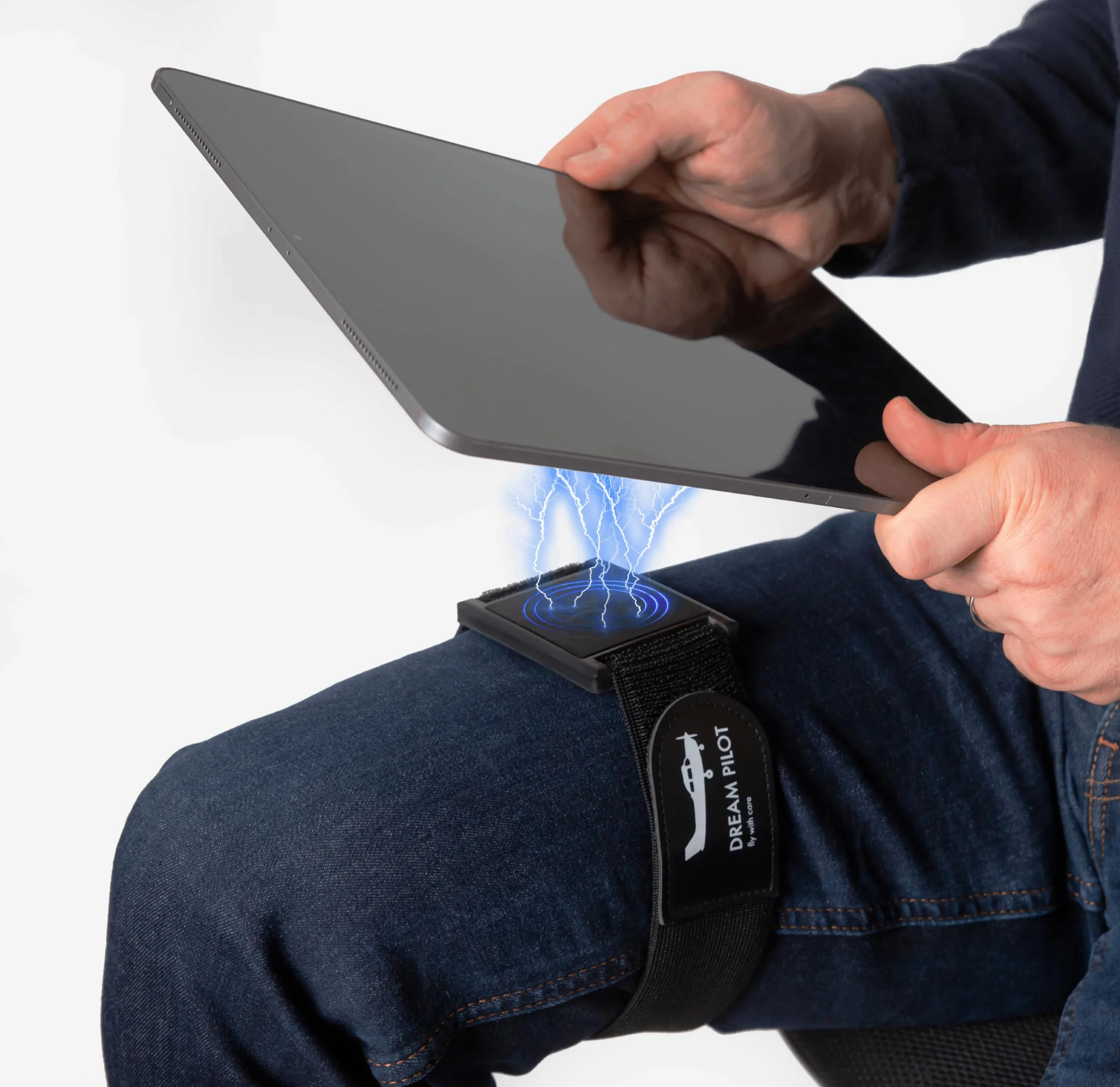Dream Pilot Kneeboard do iPada, iPada mini, iPhone'a, dowolnego smartfona z systemem Android, dowolnego tabletu, uniwersalne rozwiązanie - smukłe, stabilne, certyfikowane wzornictwo MIL-STD 810G