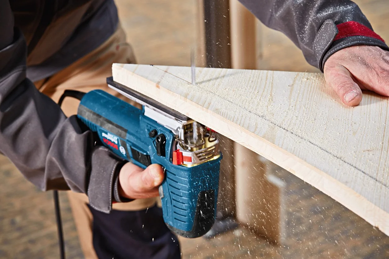 Bosch Professional wyrzynarka GST 160 CE z walizką L-BOXX