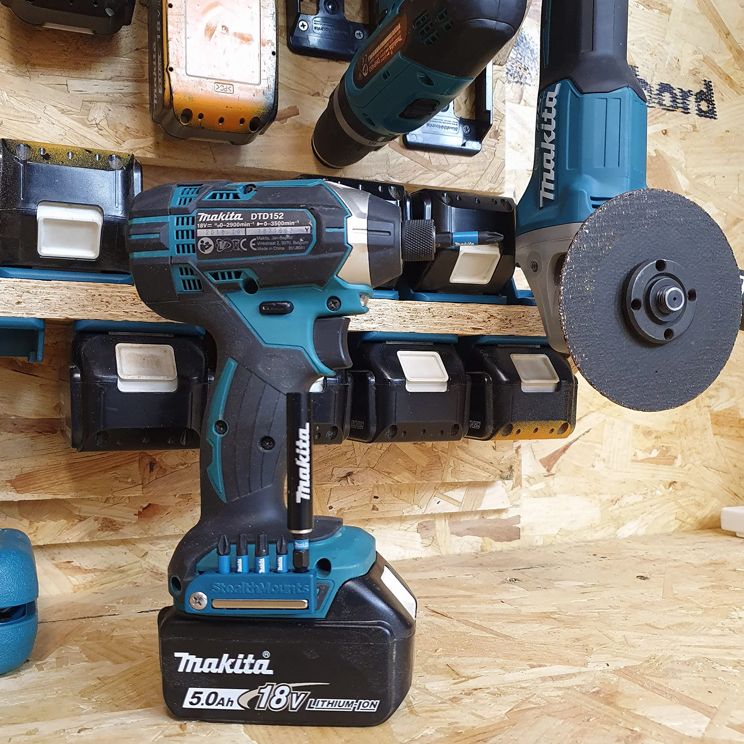 Magnetyczne uchwyty do bitów Makita LXT StealthMounts niebieskie 2 sztuki