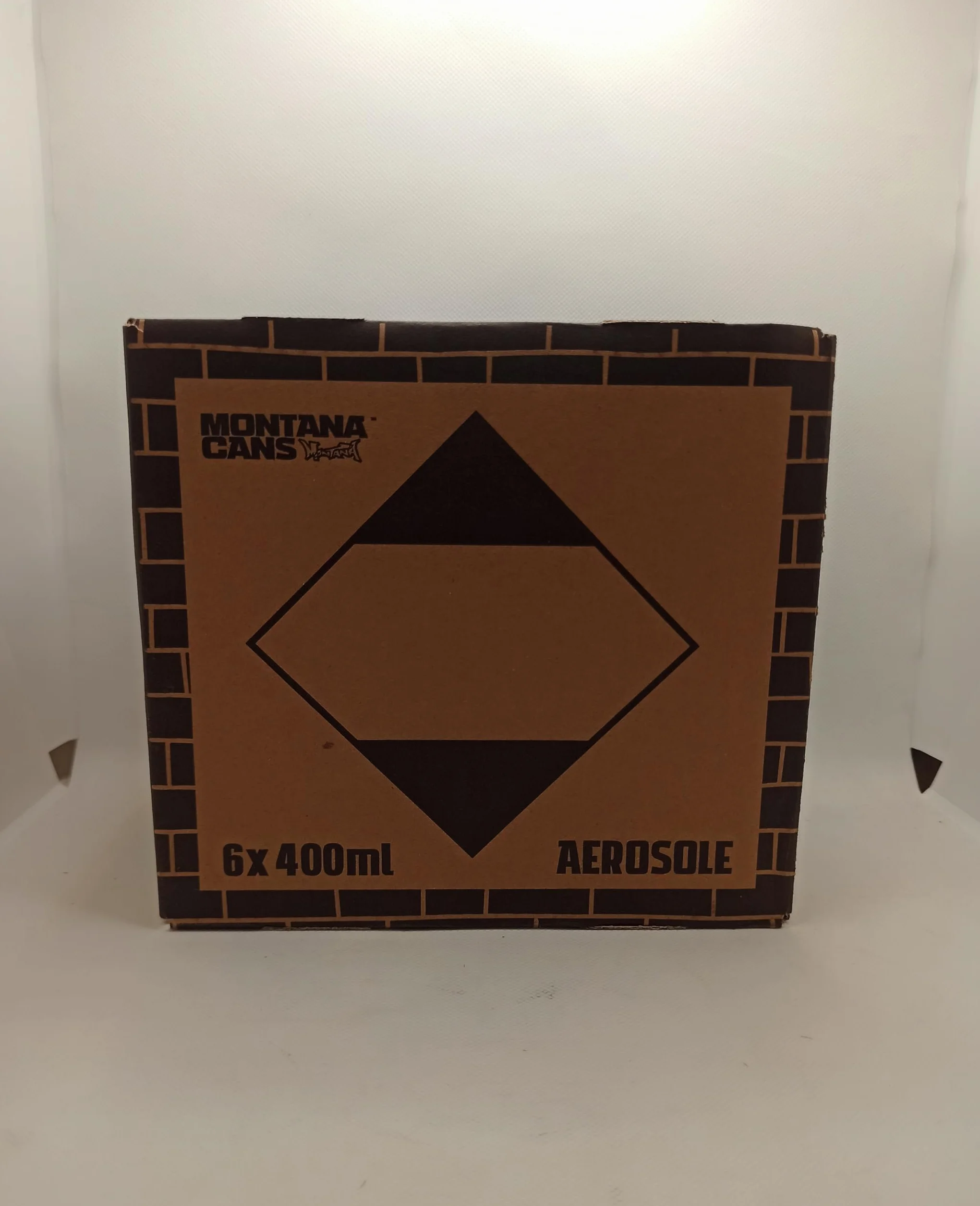 Montana Black 400 ml farba w sprayu zestaw 12 sztuk + 6 głowic natryskowych graffiti