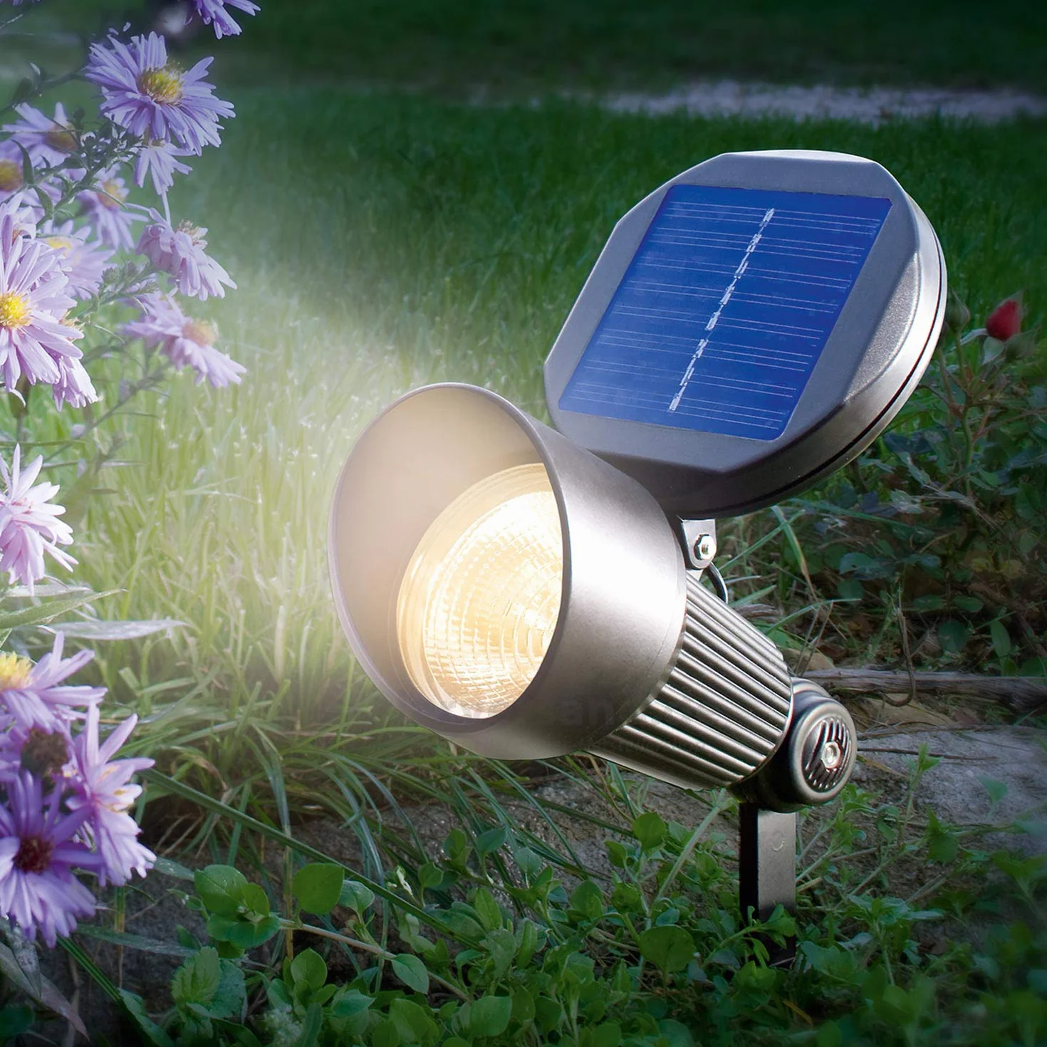 Esotec Solar Spotlight 2800 K ciepła biel montaż ścienny podłogowy