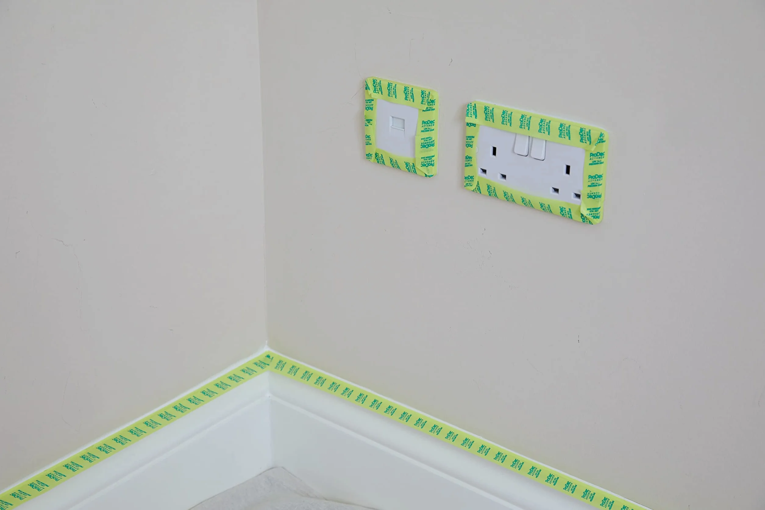 ProDec Advance Taśma maskująca Precision Edge Multi Surface niskiej przyczepności do ostrych linii