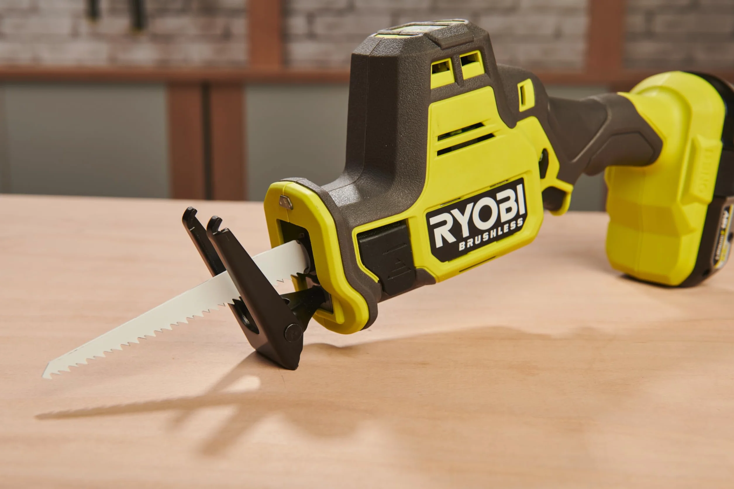 Ryobi RRS18CBL-0 18V ONE+ Bezprzewodowa bezszczotkowa kompaktowa piła szablasta