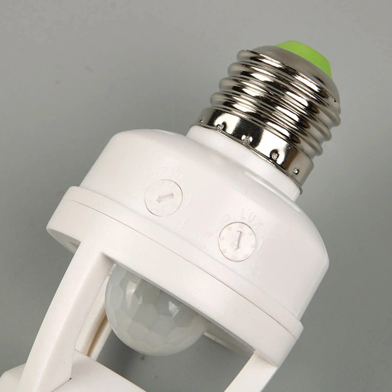 E27 Gniazdo światła z Czujnikiem Czas Opóźnienia 10-300 Sekund Zasięg 6 M Lampa Aktywowana Ruchem IR Adapter