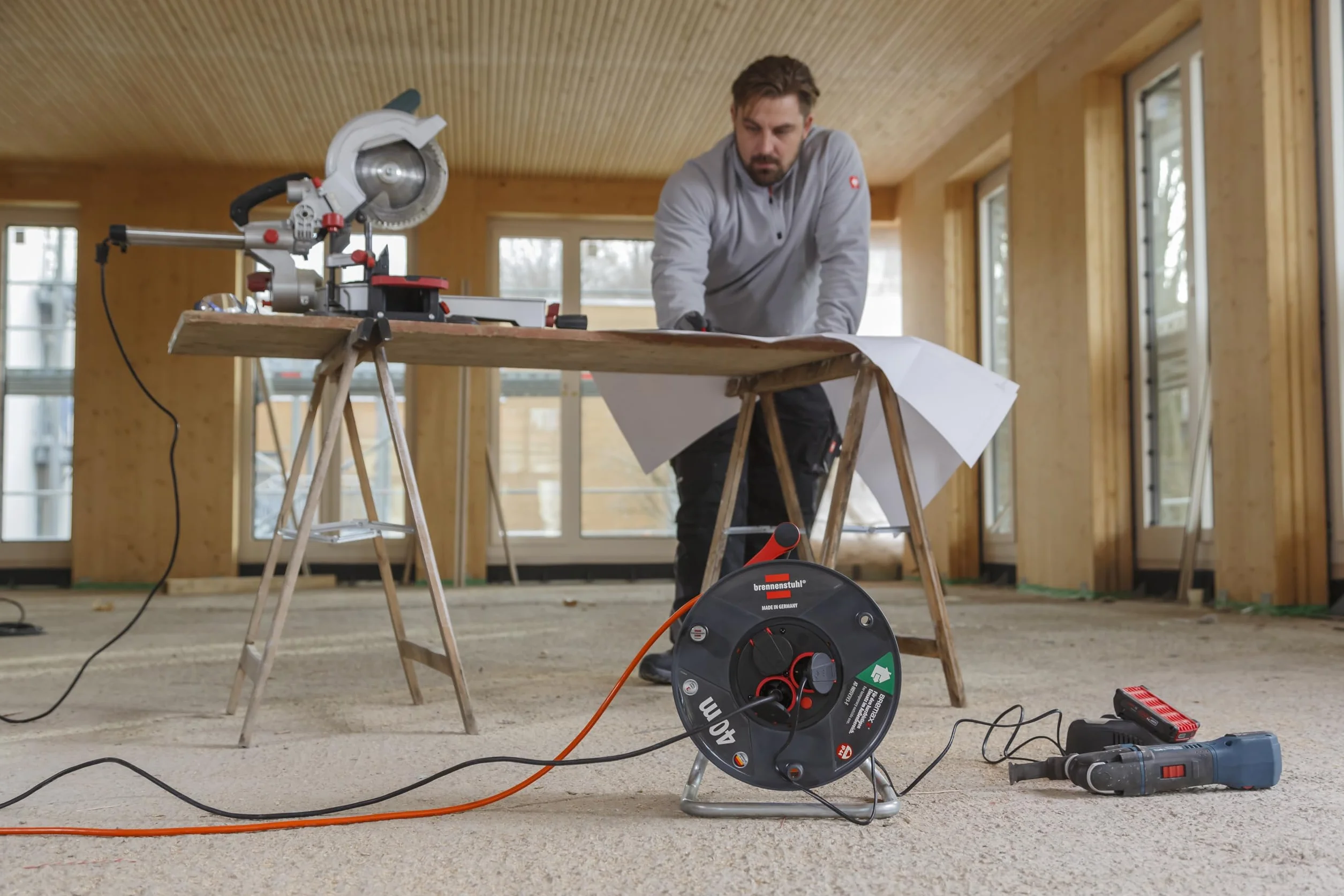 Brennenstuhl Garant V2 bęben kablowy IP44, 40 m, do użytku na zewnątrz (Made in Germany, kabel w kolorze pomarańczowym, krótkotrwałe zastosowanie na zewnątrz)