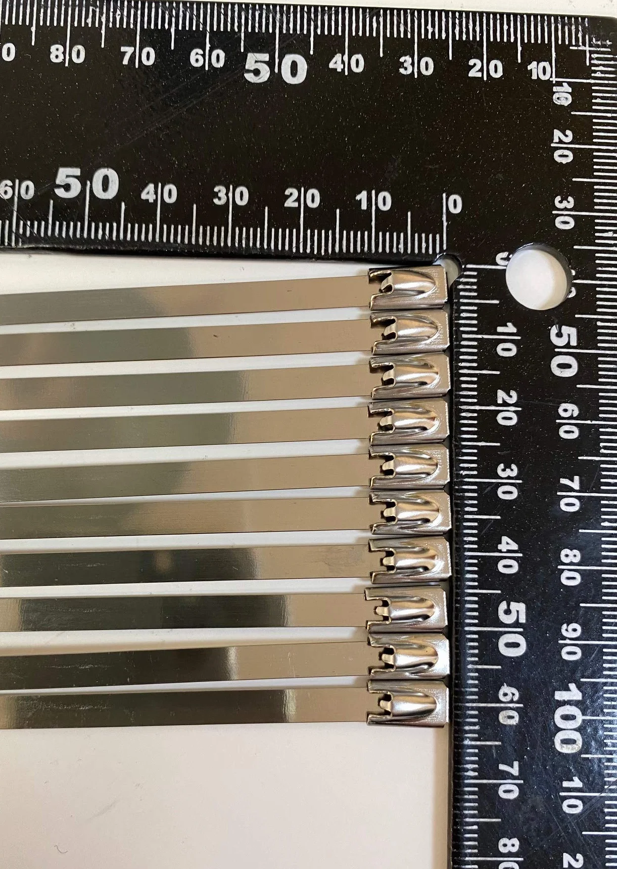 Opaski kablowe ze stali nierdzewnej TR - metalowe opaski kablowe SS304 i SS3016 bardzo długie i duże (wytrzymałe) 10 sztuk (4,6 mm x 800 mm)