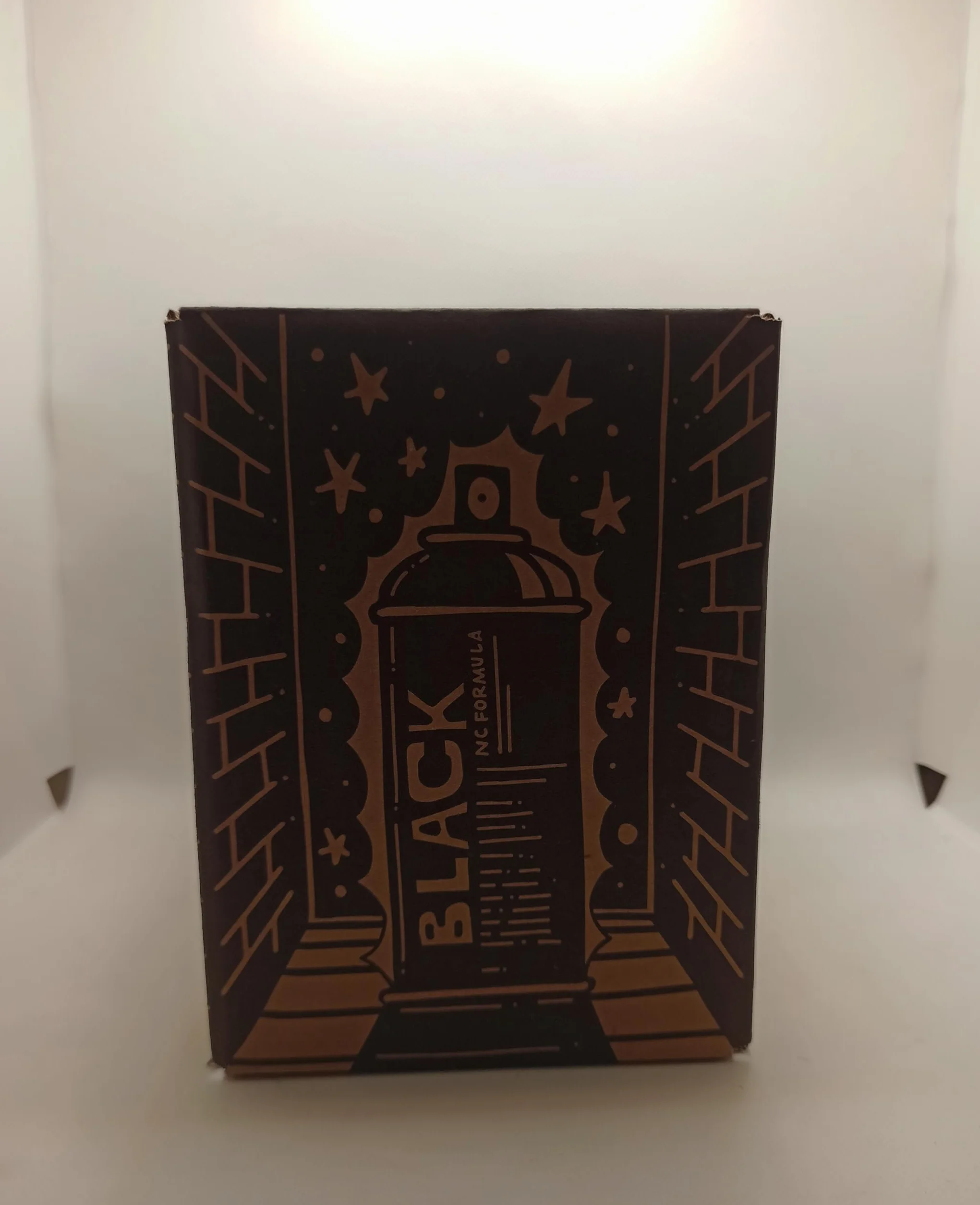 Montana Black 400 ml farba w sprayu zestaw 12 sztuk + 6 głowic natryskowych graffiti