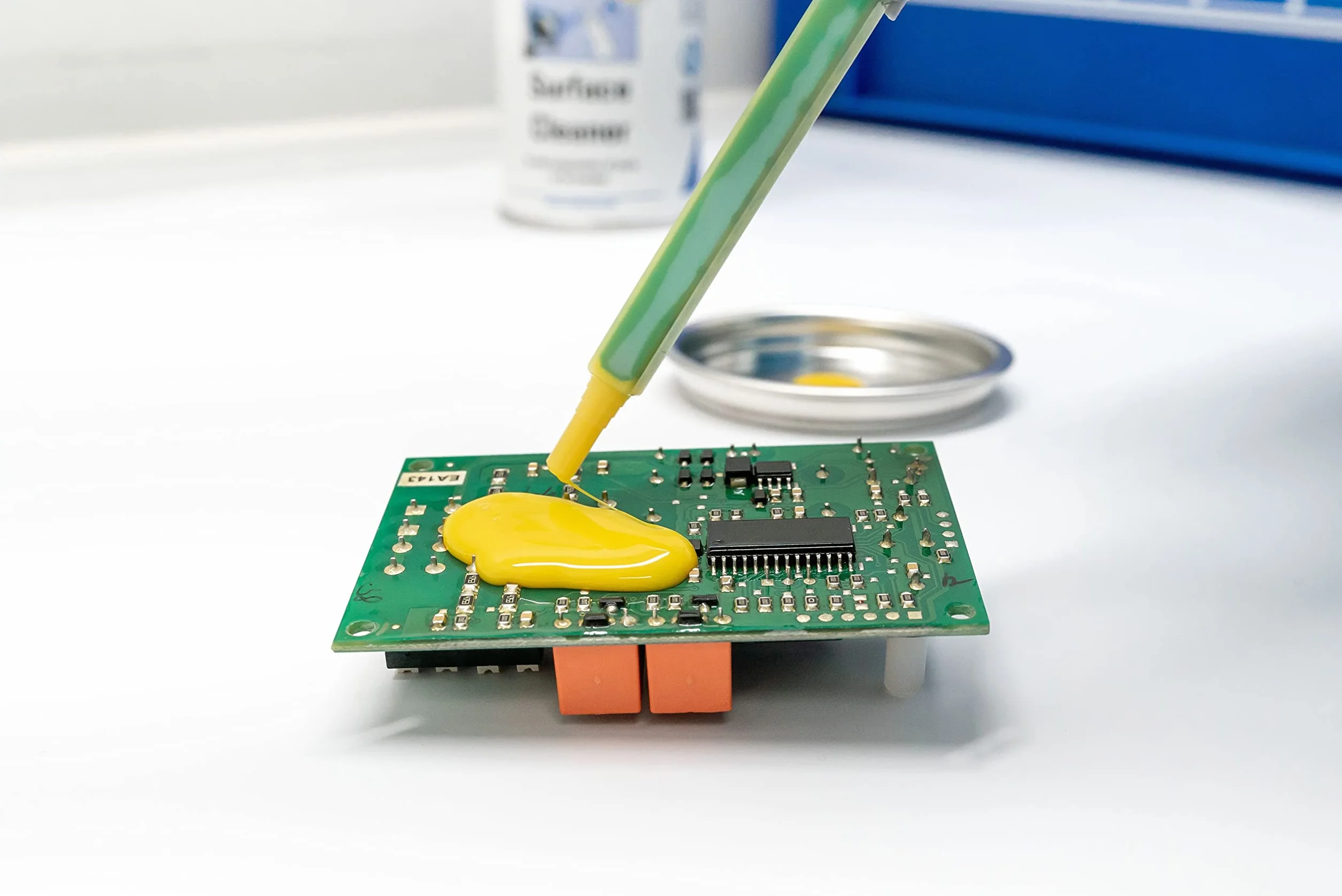 Weicon 10651050 Easy-Mix S 50 żółta, 2-K epoksydowa masa odlewnicza do komponentów elektronicznych