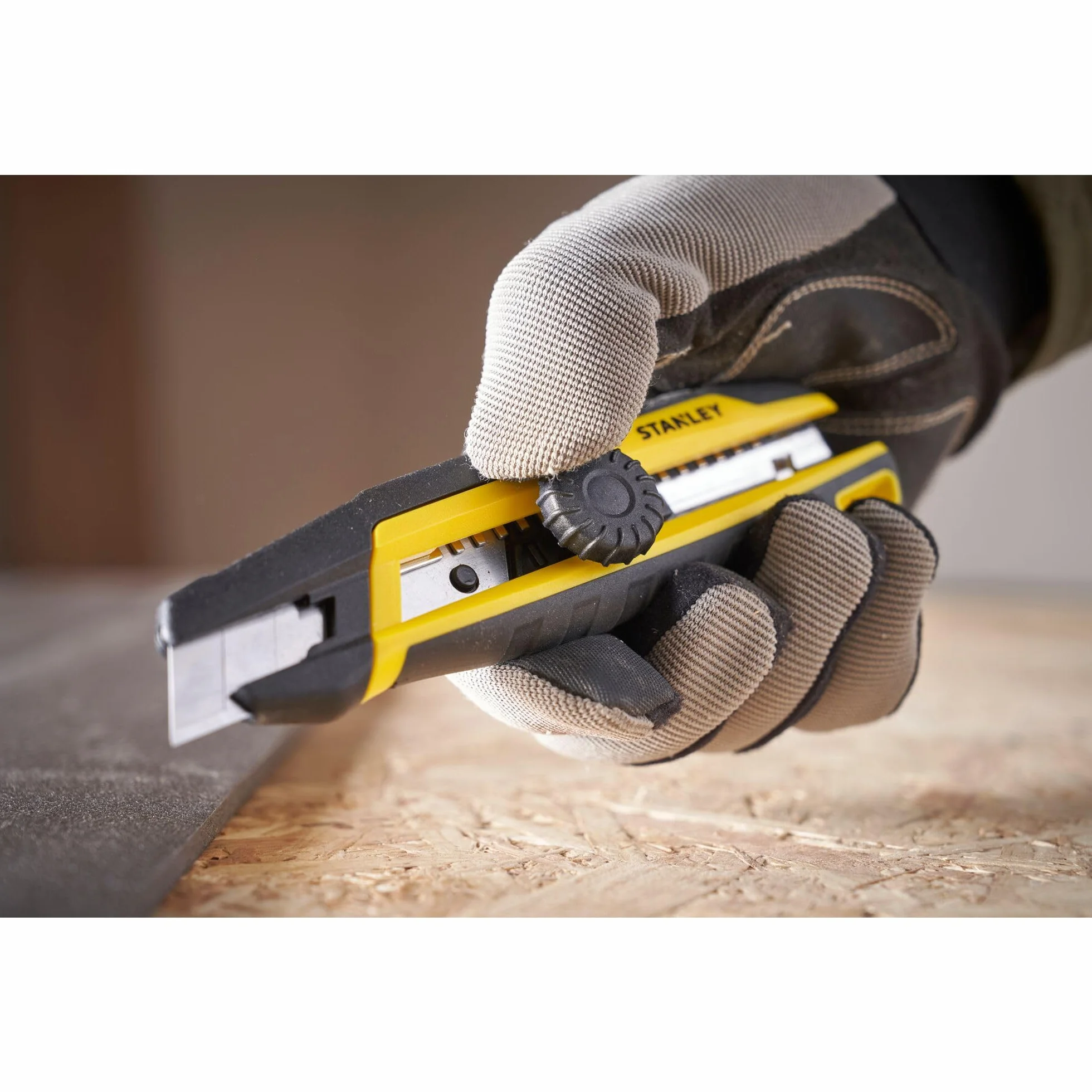 STANLEY Nóż do cięcia 18 mm STHT10500-0