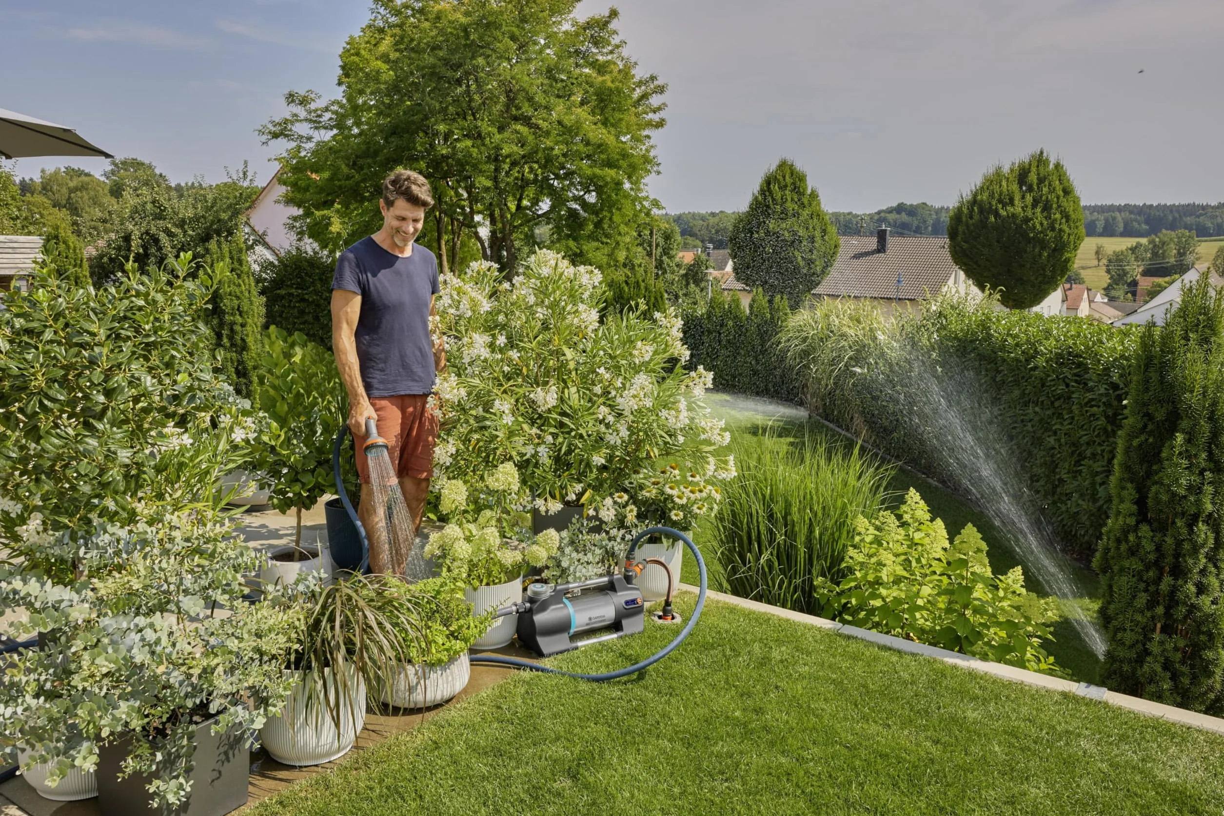 Gardena pompa ogrodowa 6500 SilentComfort: Cicha pompa nawadniająca sterowana przez aplikację, tłoczenie 6500 l/h, zabezp. przed pracą na sucho, stal nierdzew., energoosz. i wodoszcz. (9059-20)