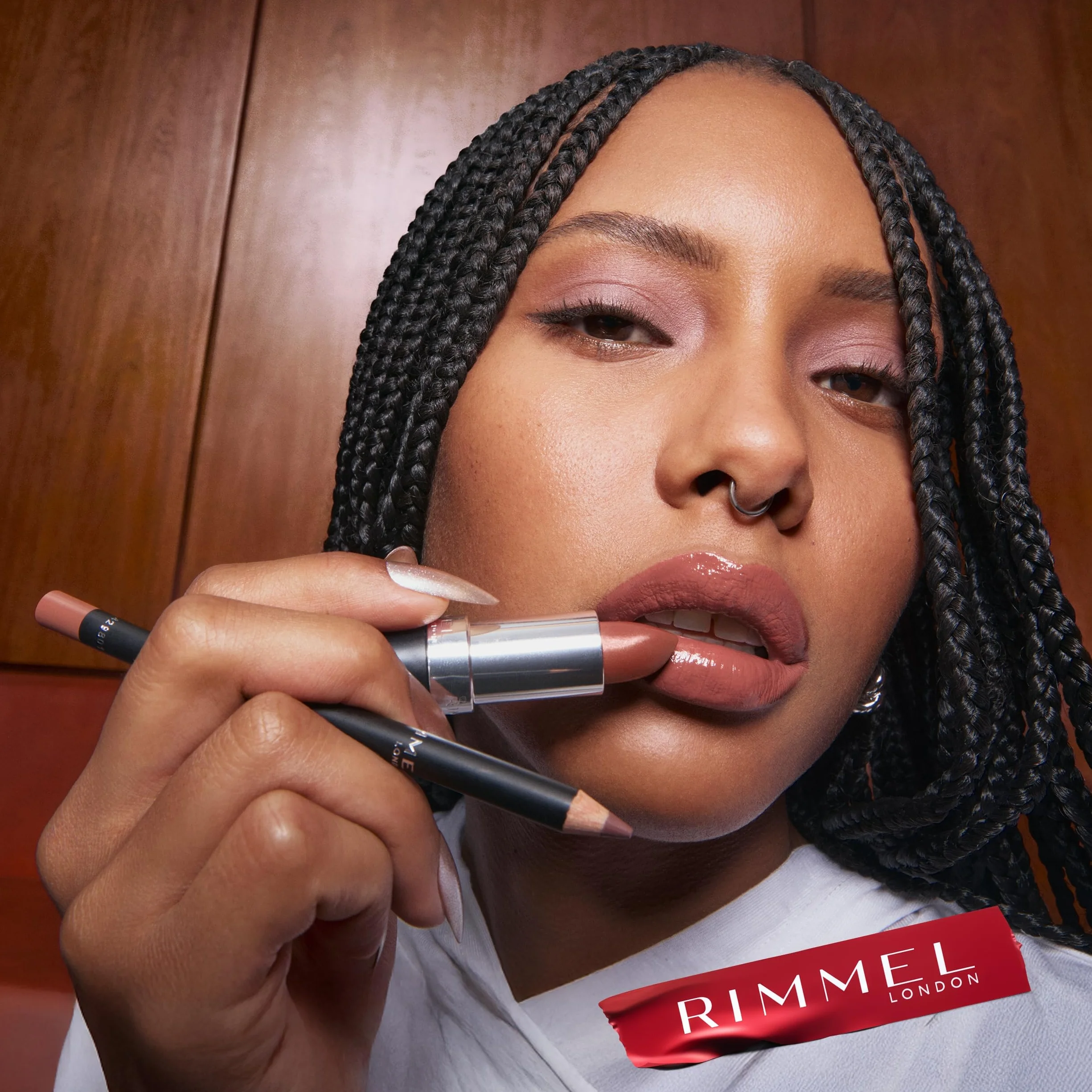 Rimmel London, Lasting Finish Nude Collection Lipstick, Cappuccino Light, długotrwała szminka z masłem aloesowym, natychmiastowe nawilżenie, wegańska formuła, 4g