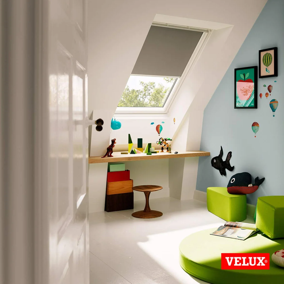 VELUX Oryginalna roleta zaciemniająca MK06 szara z białą szyną prowadzącą