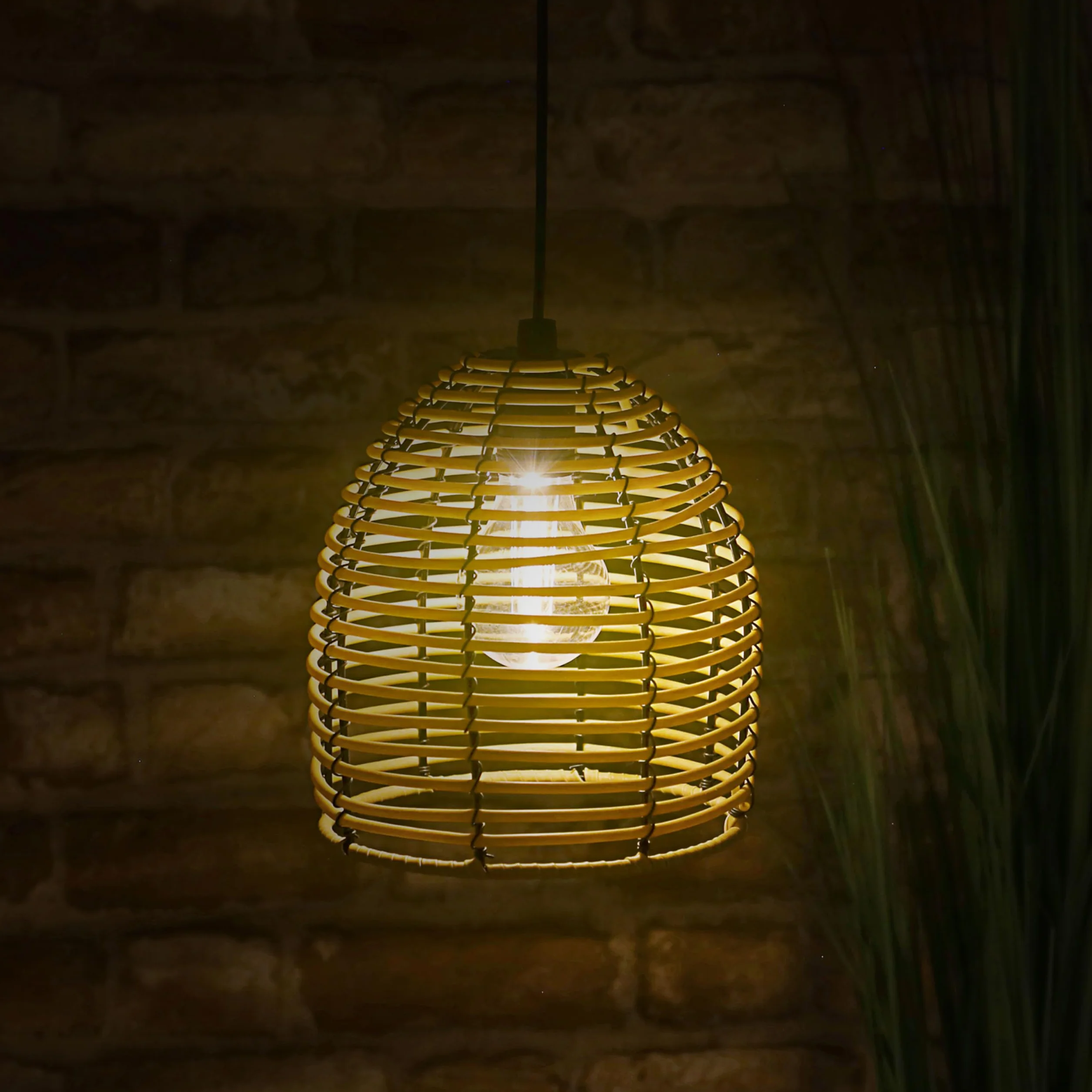 Lampa rattanowa LED, zasilana bateriami, 16 x 18 x 16 cm, ciepła biel, przewód zasilający 80 cm, lampa wisząca z funkcją timera, nadaje się do użytku na zewnątrz