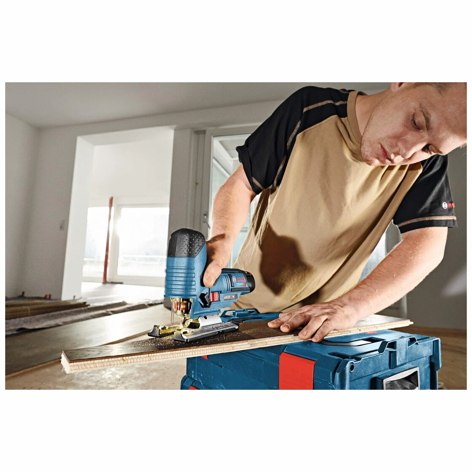 Bosch Professional GST 12V-70 akumulatorowa wyrzynarka 12V 3.0Ah L-BOXX