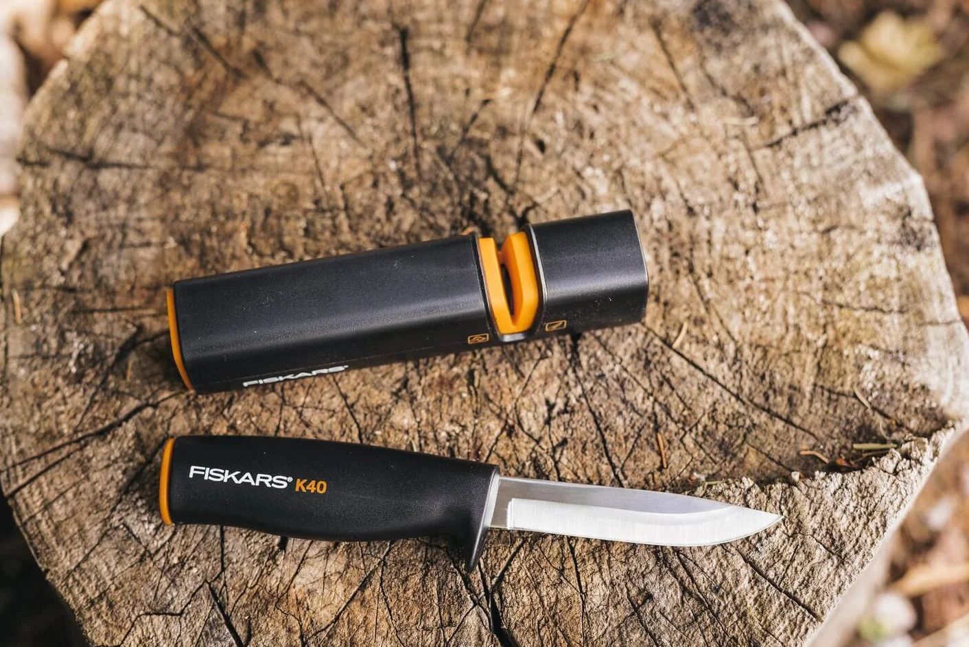 Fiskars Nóż Uniwersalny 22,5 cm Czarno-pomarańczowy Ziarnistość 40 z Pochwą