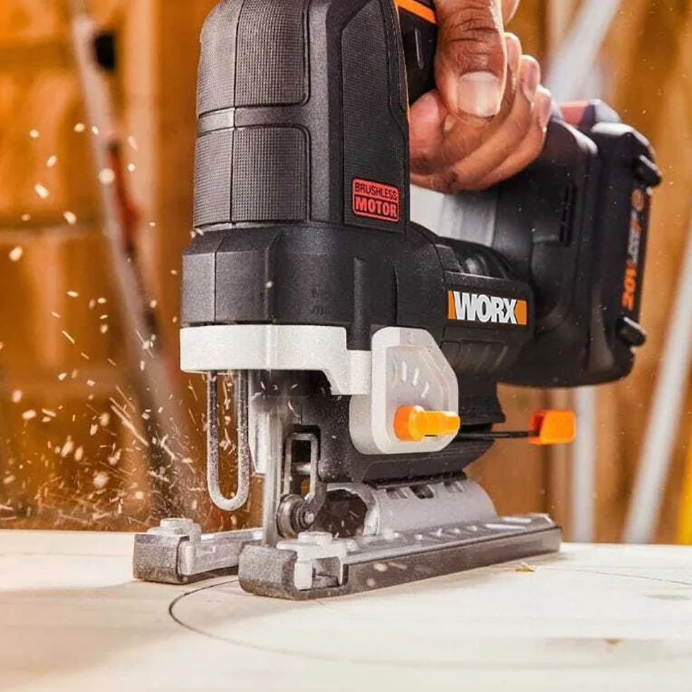 WORX Nitro WX542 akumulatorowa wyrzynarka wahadłowa 20 V silnik bezszczotkowy z adapterem ssącym