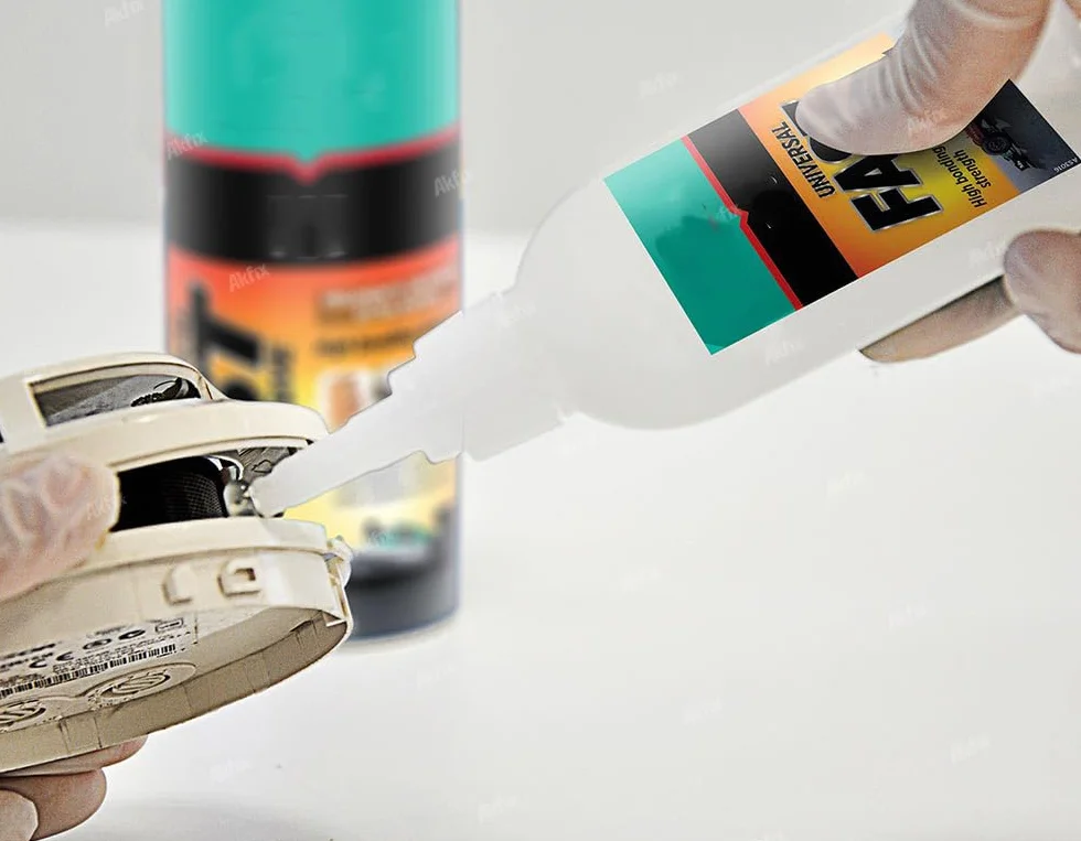 Klej błyskawiczny z aktywatorem natryskowym 50 g 200 ml sprayu